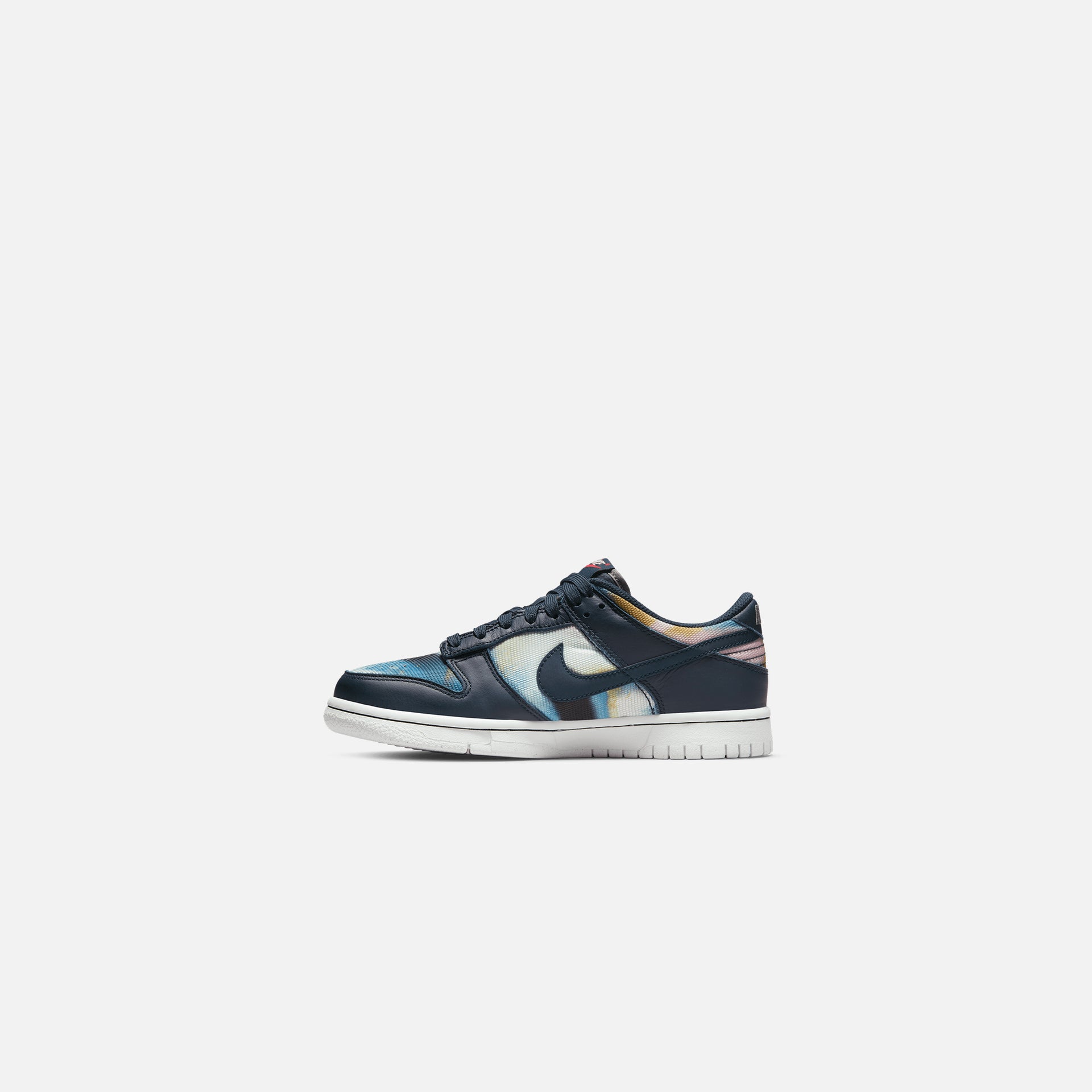 Nike GS Dunk Low SE - Obsidian / Summit / White