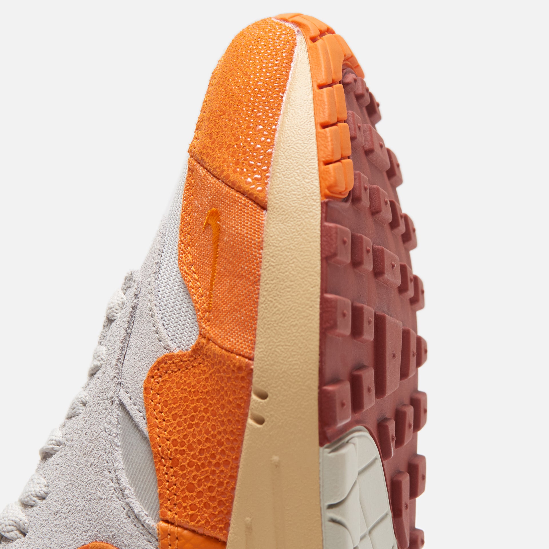 Nike Wmns Air Max 1 - Light Bone/Magma Orange /Neutral Grey