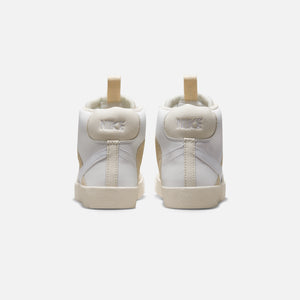Nike Blazer Mid `77 SE - Summit White / White / Phantom / Light