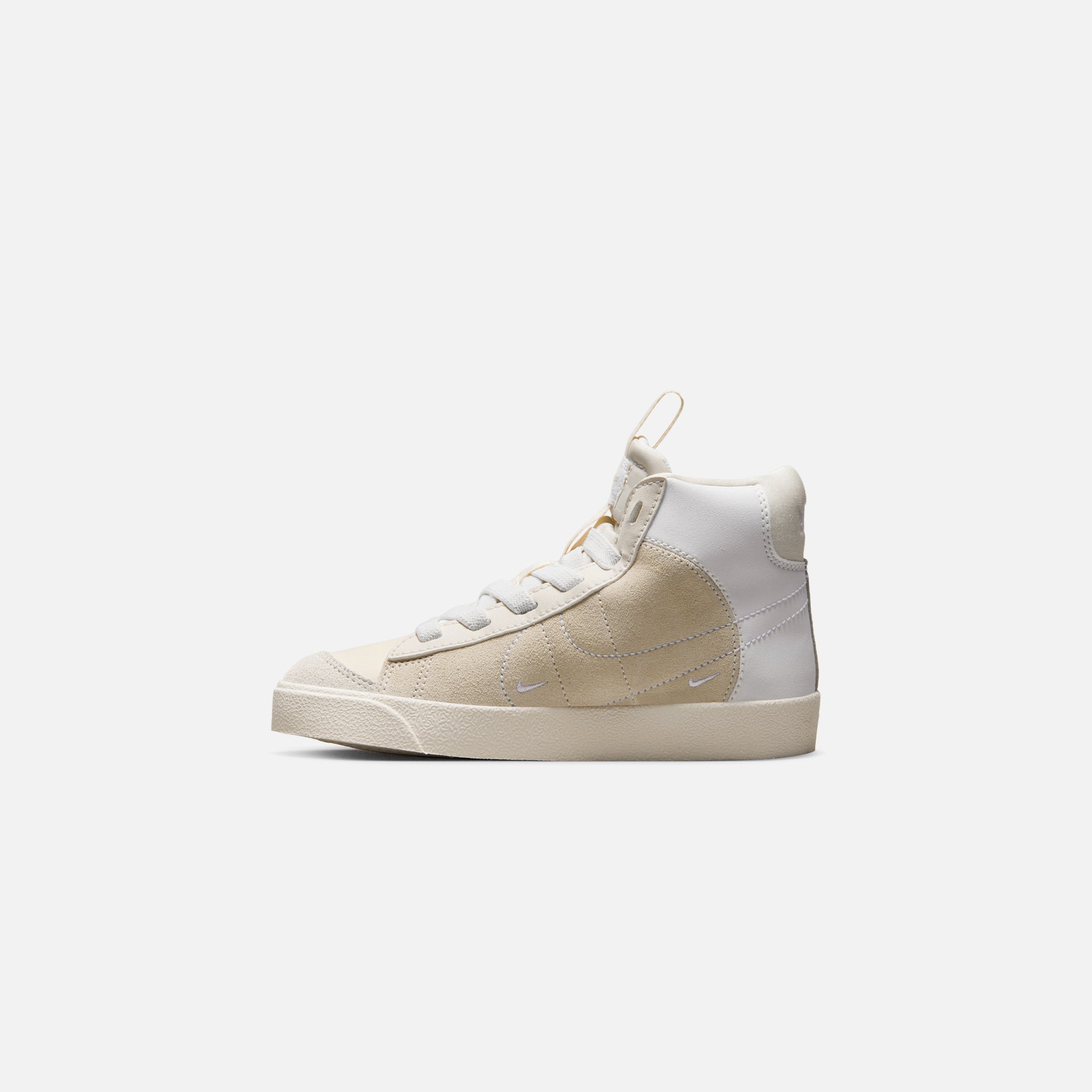 Nike Blazer Mid `77 SE - Summit White / White / Phantom / Light