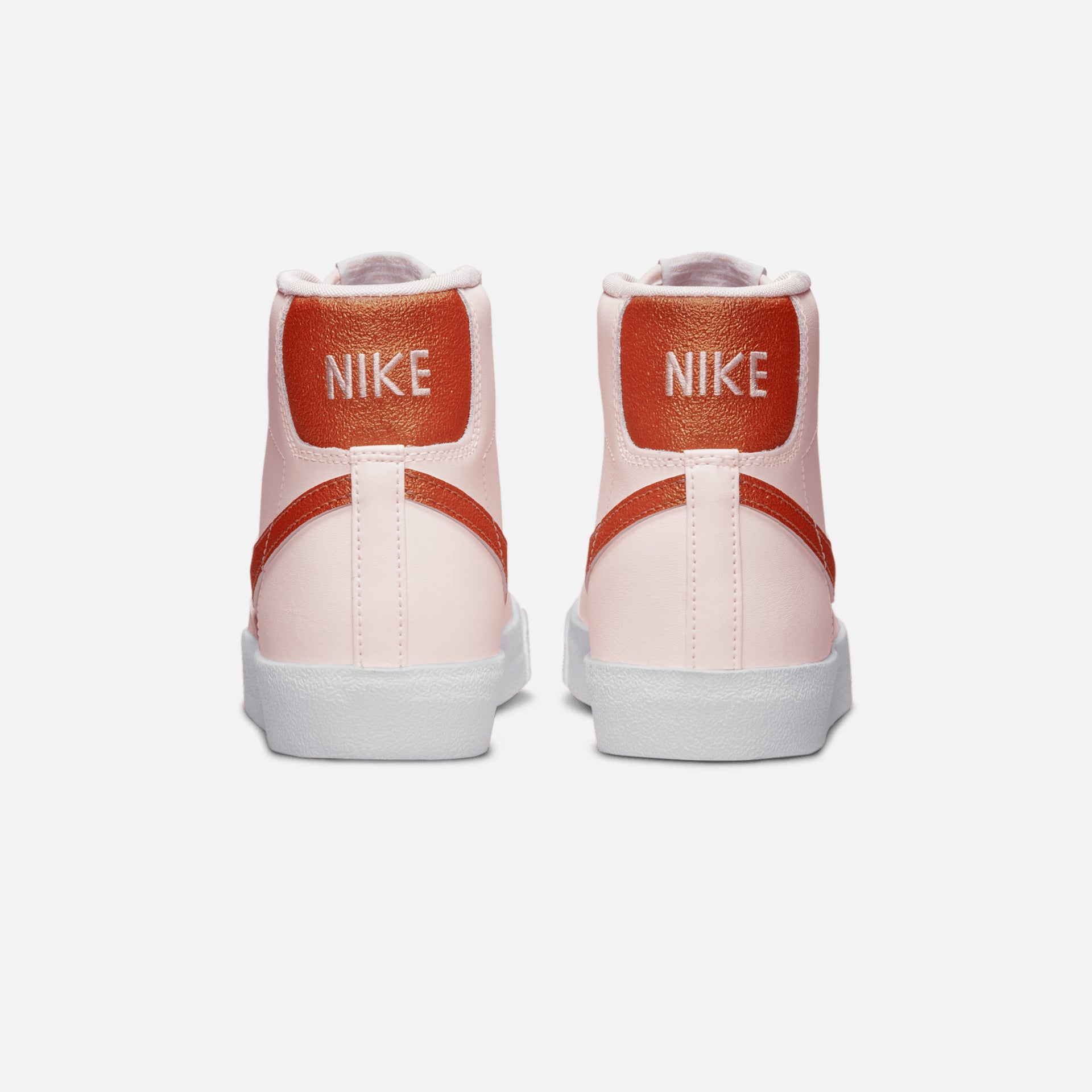 Nike Wmns Blazer Mid `77 - Light Soft Pink / Metallic Copper