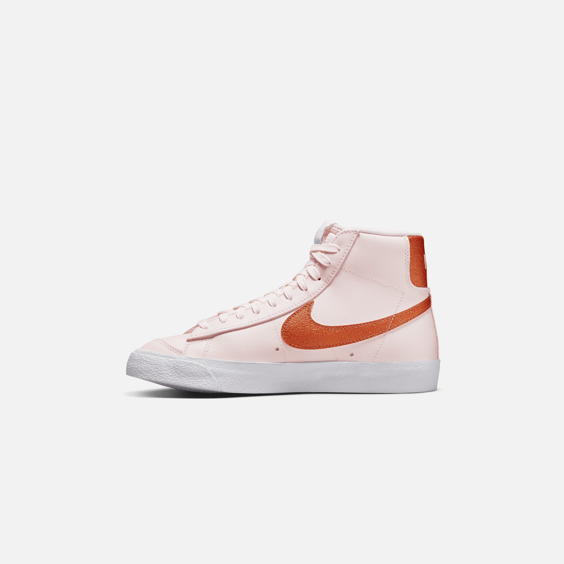 Nike Wmns Blazer Mid `77 - Light Soft Pink / Metallic Copper