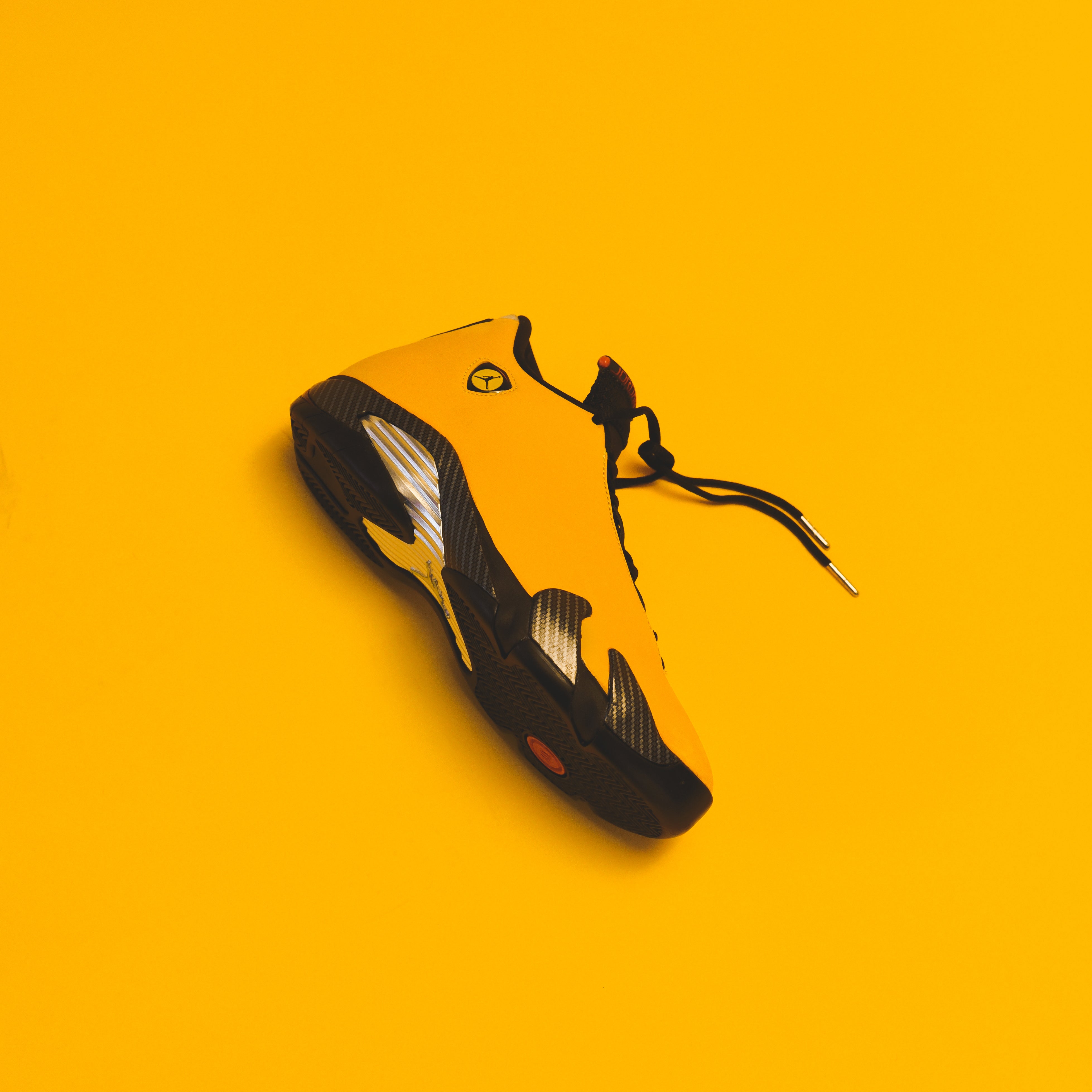 Nike Air Jordan 14 Retro SE - University Gold / Black – Kith