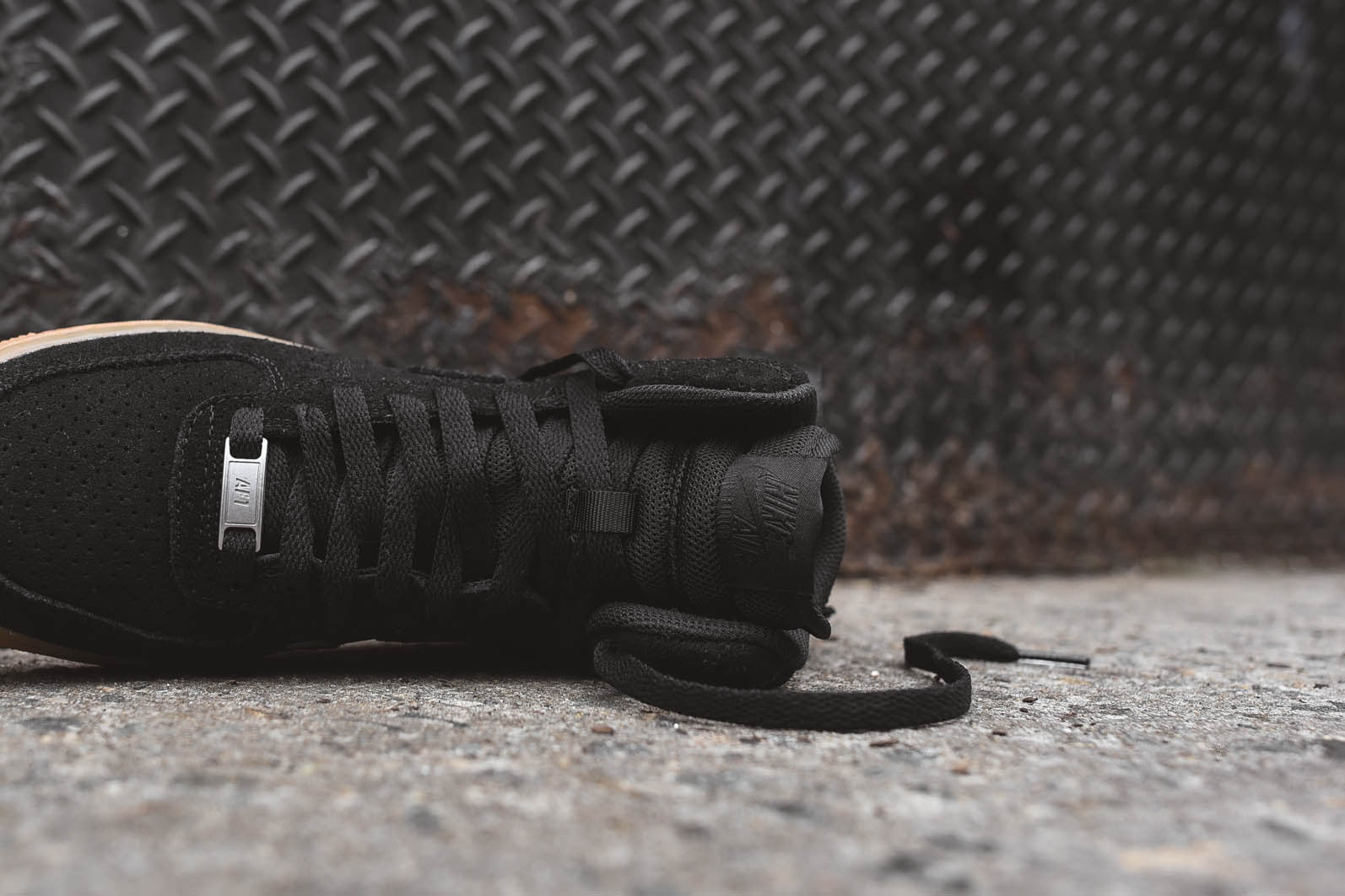 Nike WMNS Air Force 1 Hi - Black / Gum