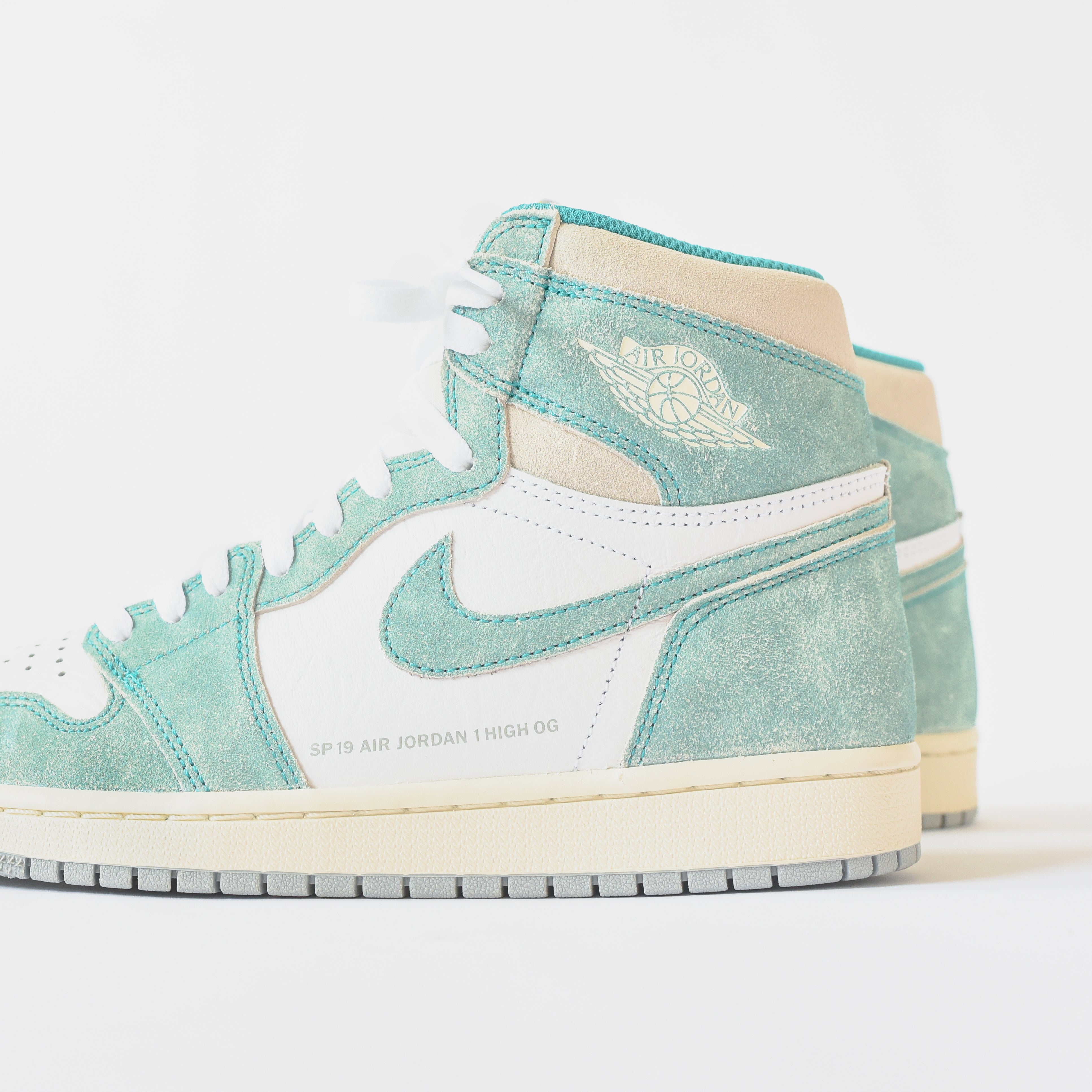 Nike GS Air Jordan 1 Retro High OG - Turbo Green / Sail / White – Kith