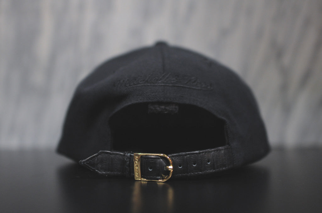 JUST DON Stars Bulls Script Logo - Black / Black