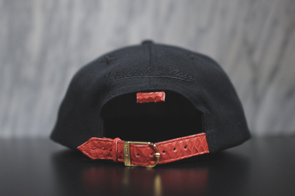 JUST DON Stars Hawks Script Logo - Black / Red