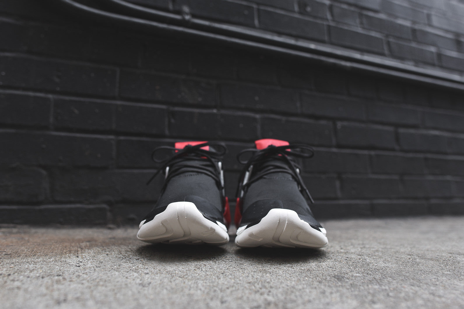 Y-3 Boost QR - Black / Roundel Red