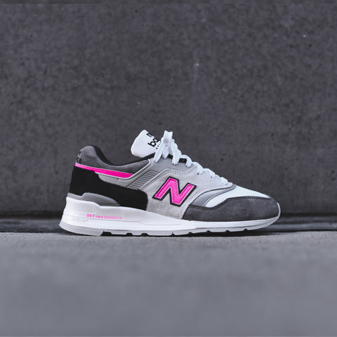 New Balance 997 - Grey / Pink