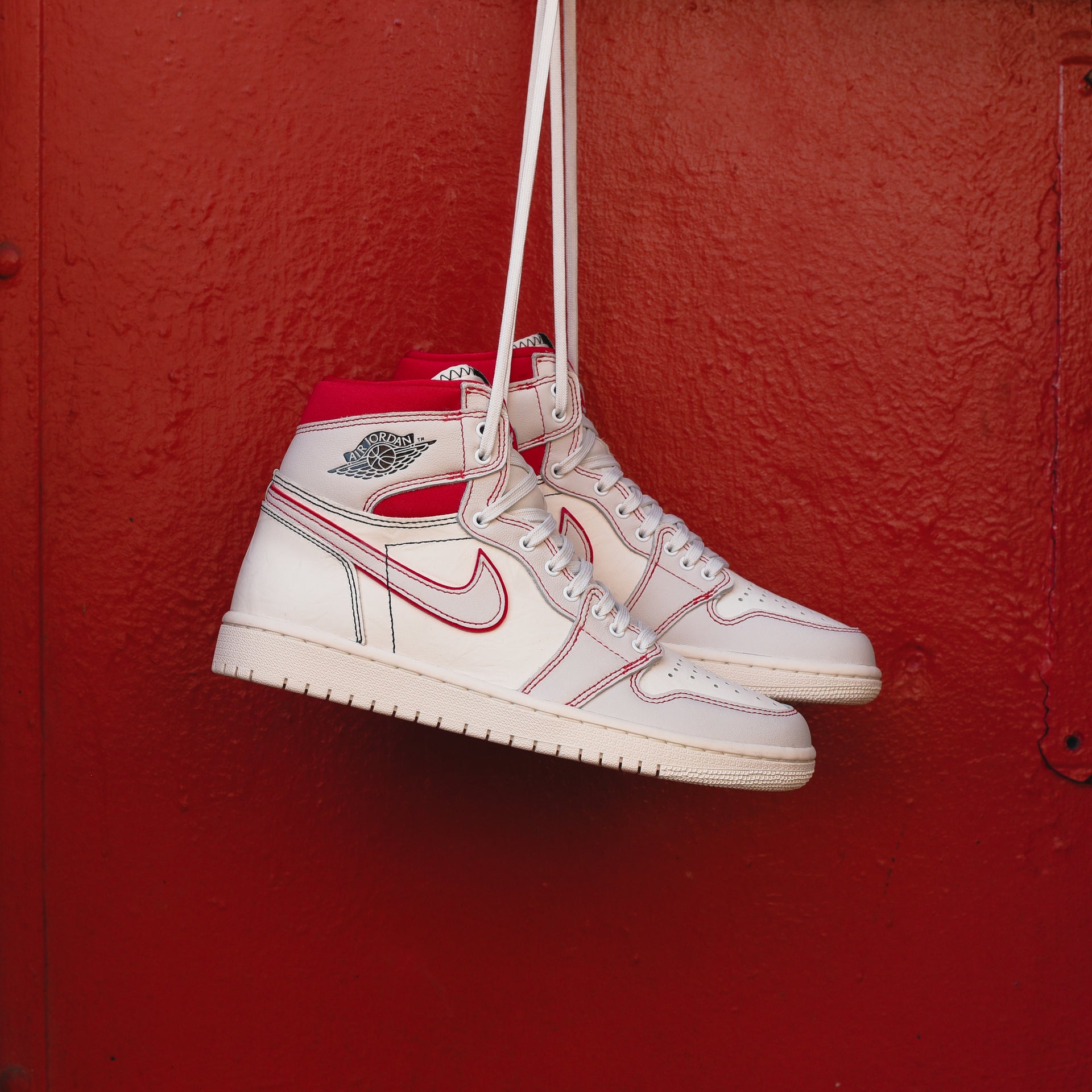 Nike Air Jordan 1 Retro High OG - Sail / Black / Phantom / University Red