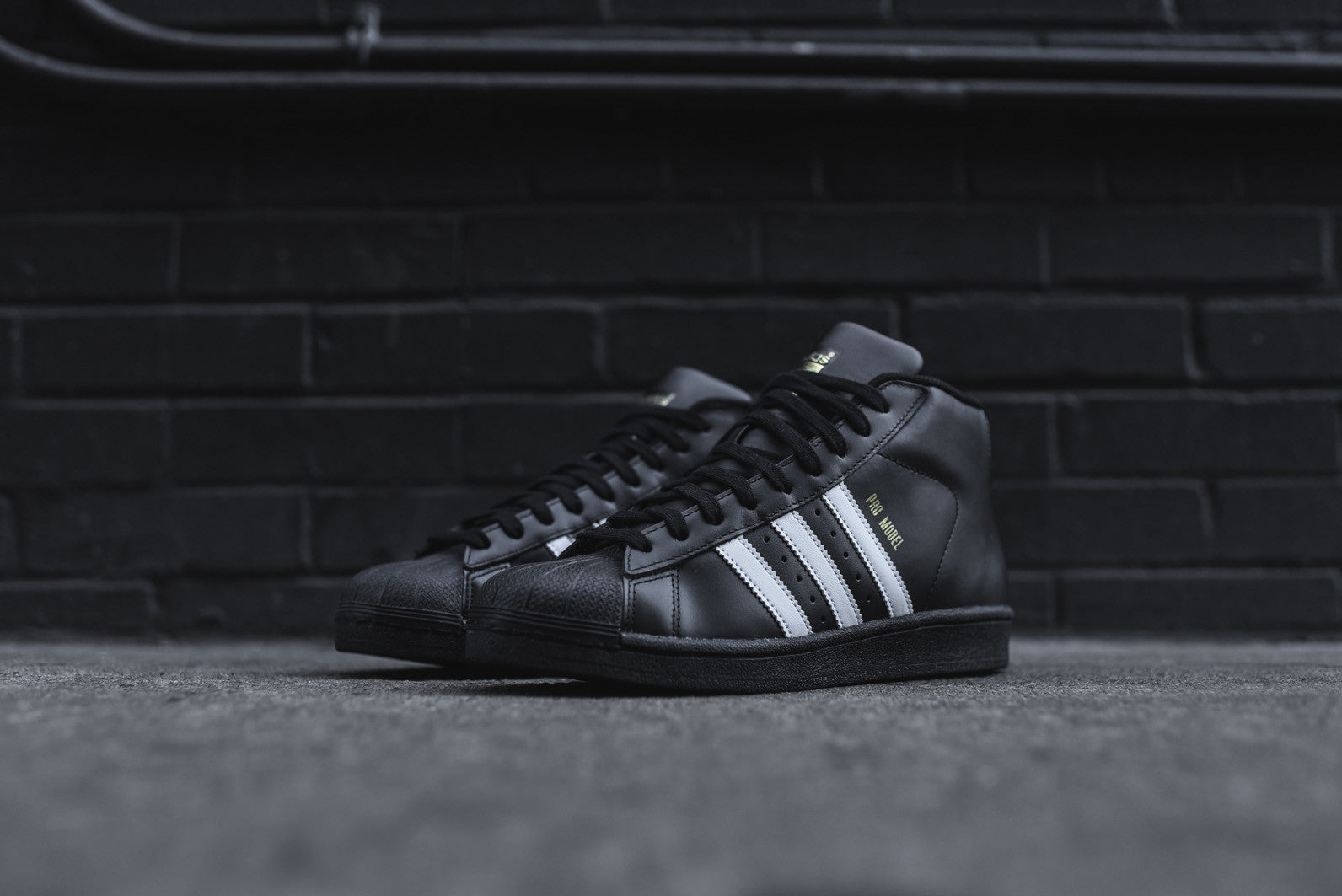 adidas Originals Pro Model - Black / White