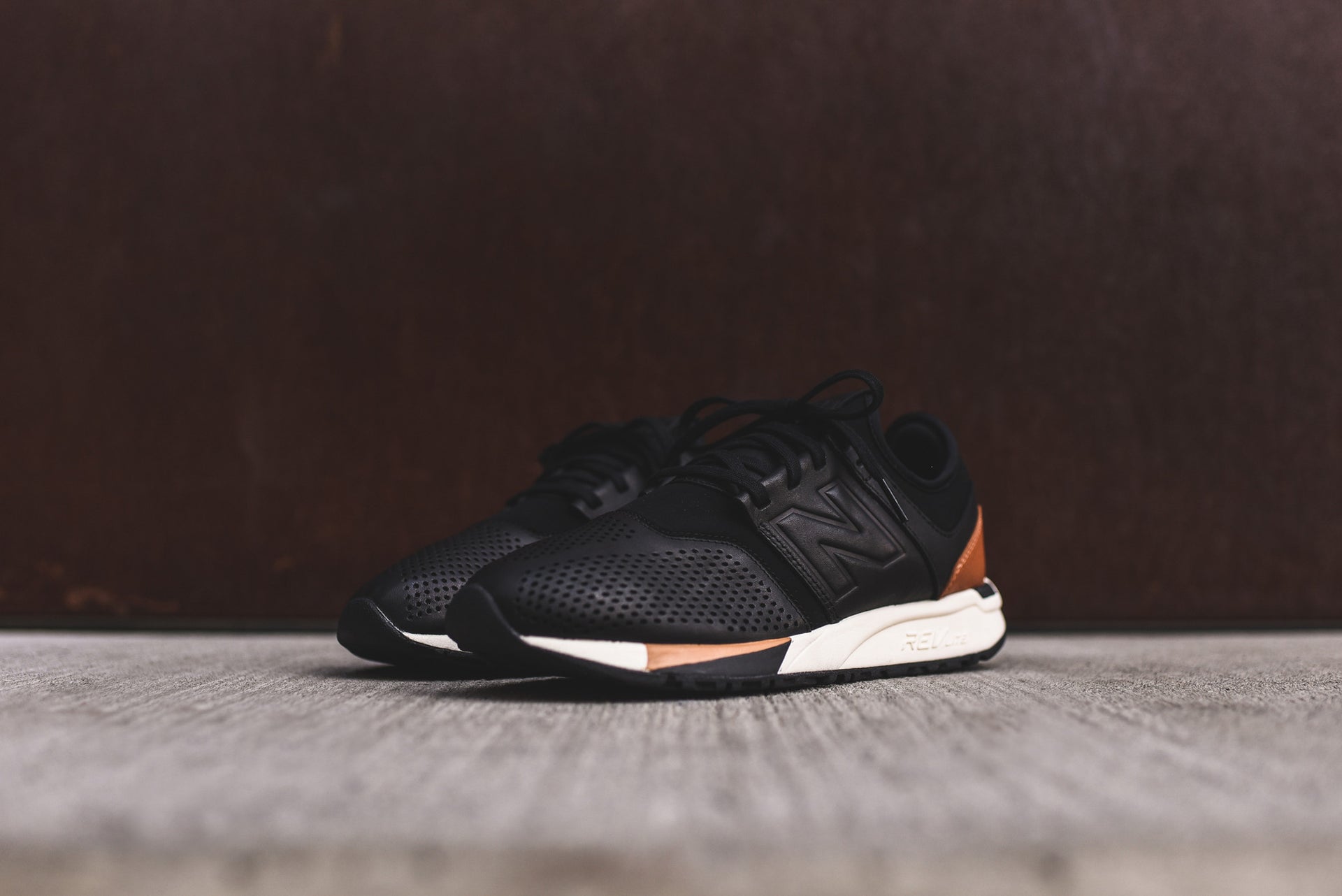 New Balance 247 - Black