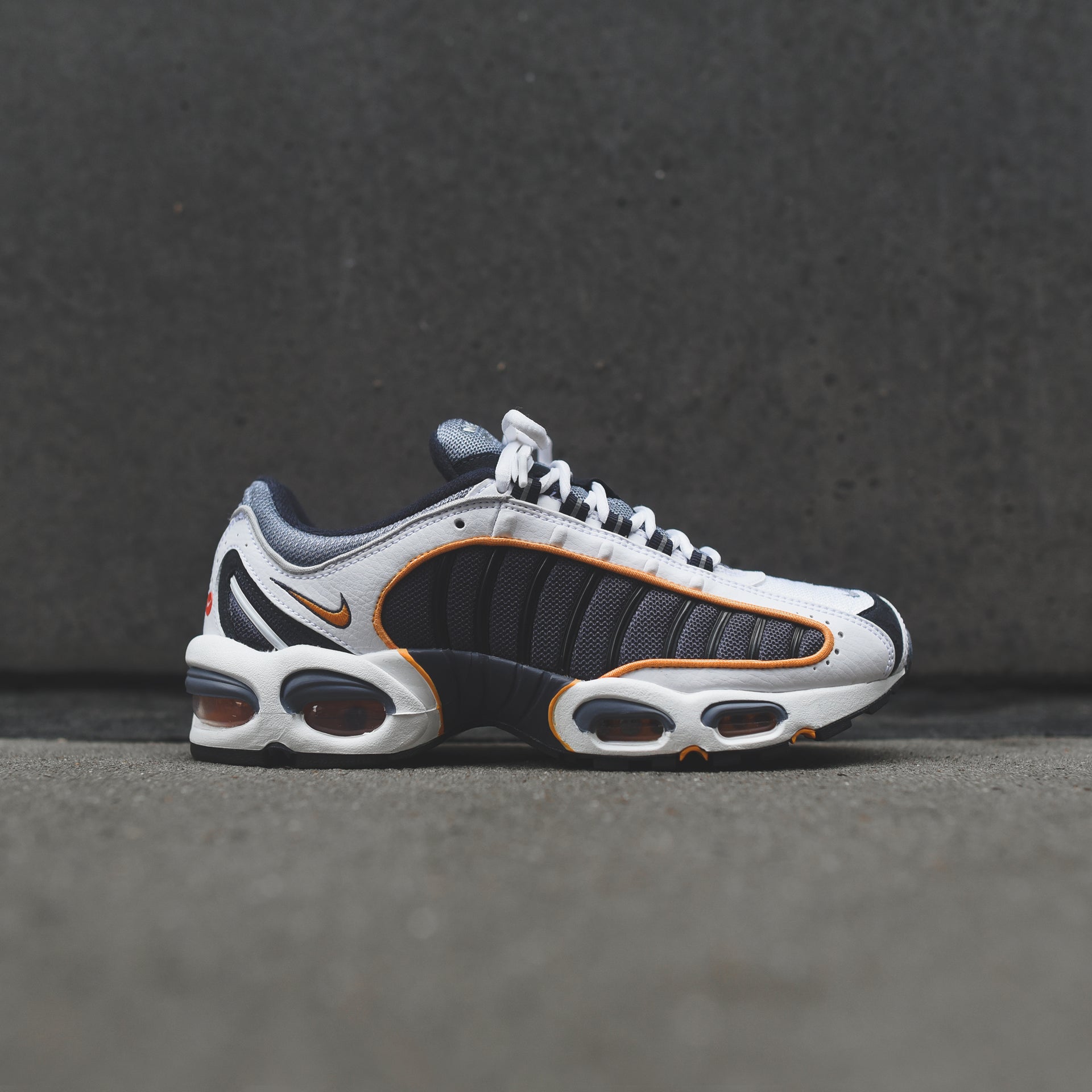 Nike Air Max Tailwind IV - Metro Grey / Resin / White / Machine