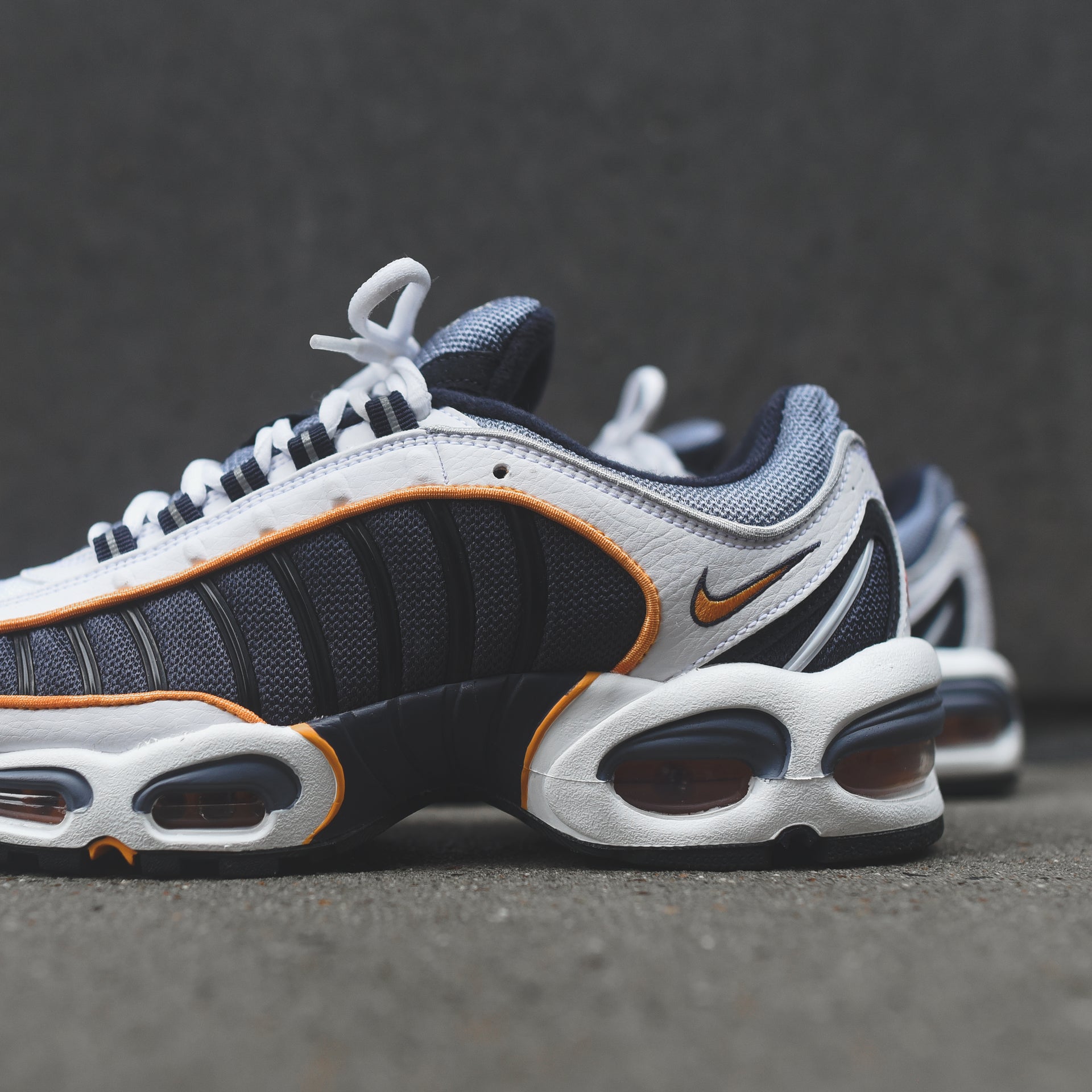 Nike Air Max Tailwind IV - Metro Grey / Resin / White / Machine