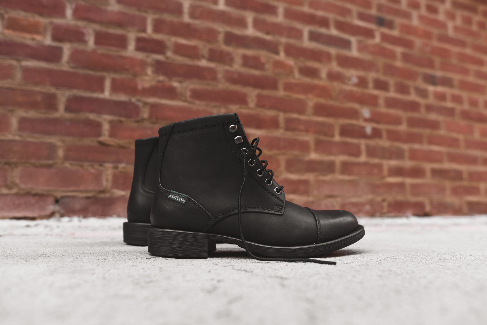 Eastland cap hot sale toe boot