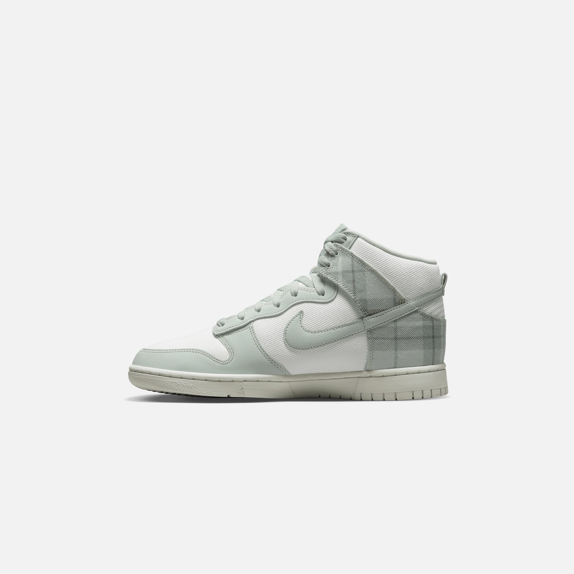 Nike Dunk Hi Retro SE - Summit White / Light Silver / Light Green