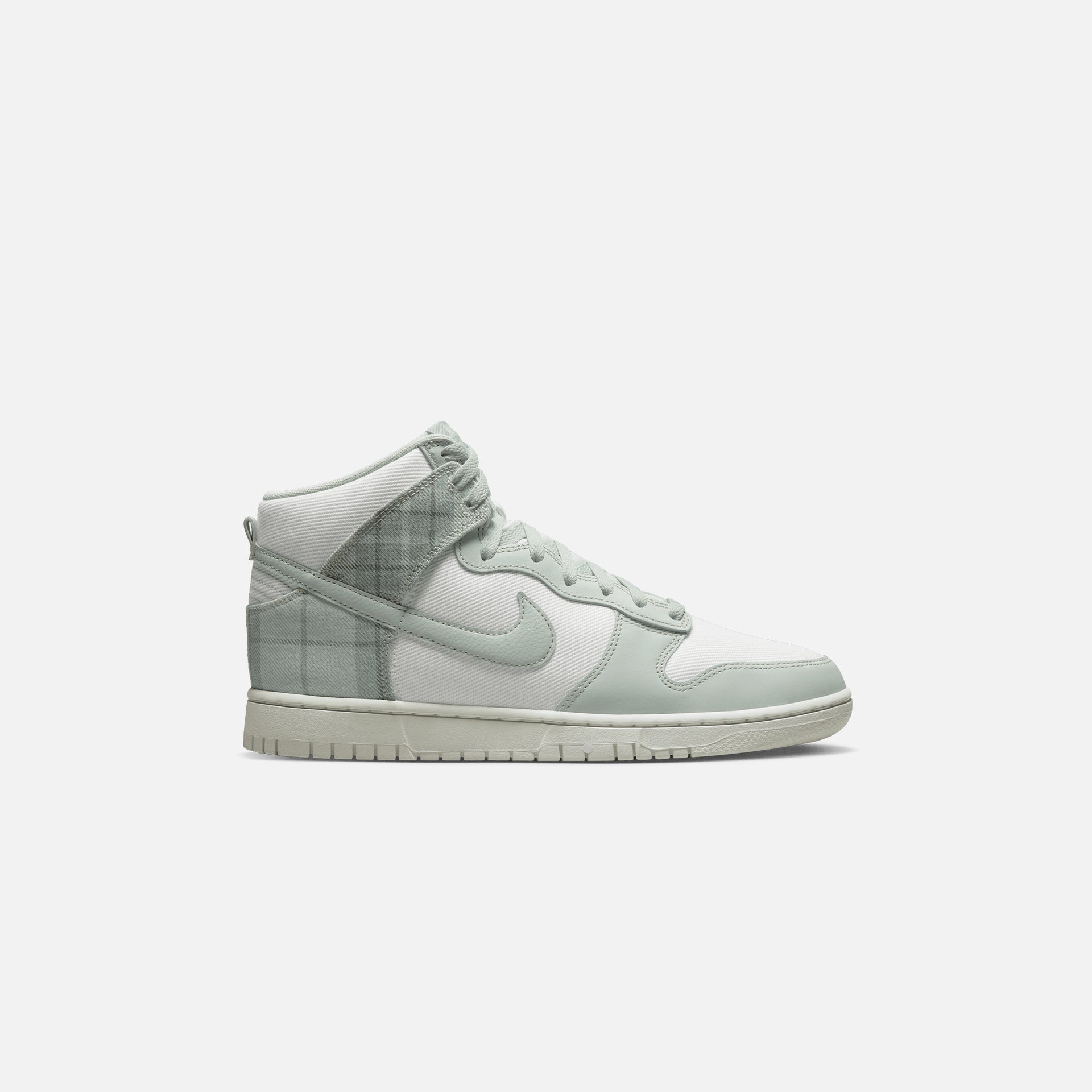 Nike Dunk Hi Retro SE - Summit White / Light Silver / Light Green