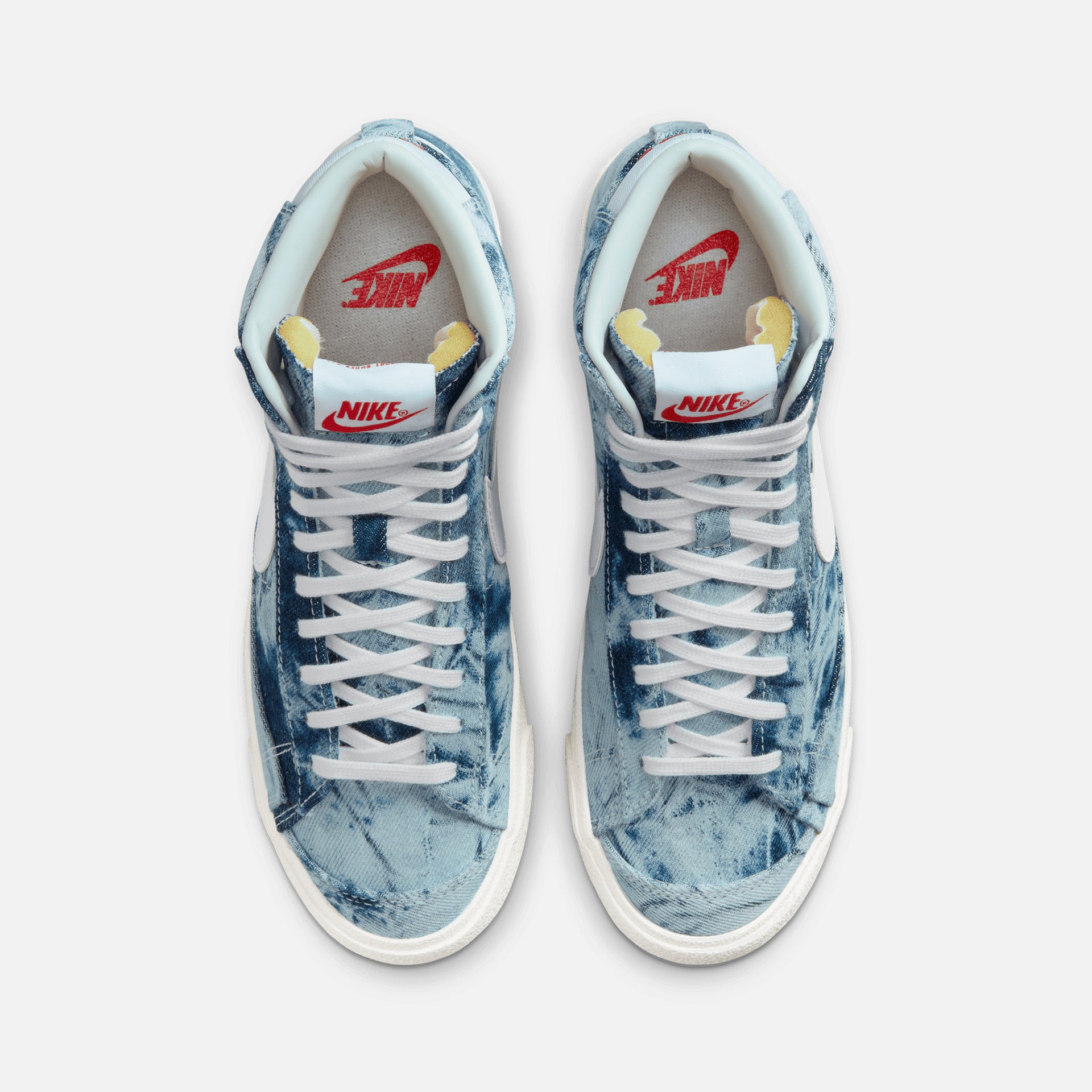 Nike WMNS Blazer Mid `77 - Multi Color / White