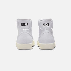 Nike WMNS Blazer Mid `77 - Canvas White / White / Sail / Black