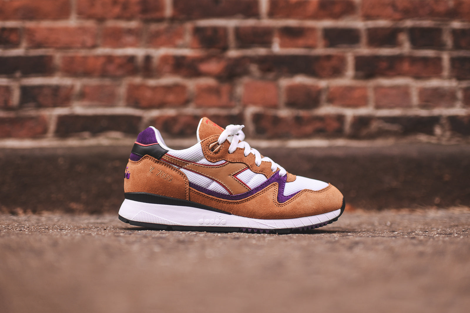 Diadora x Patta V.7000 90s - Honey mustard / Neutral grey