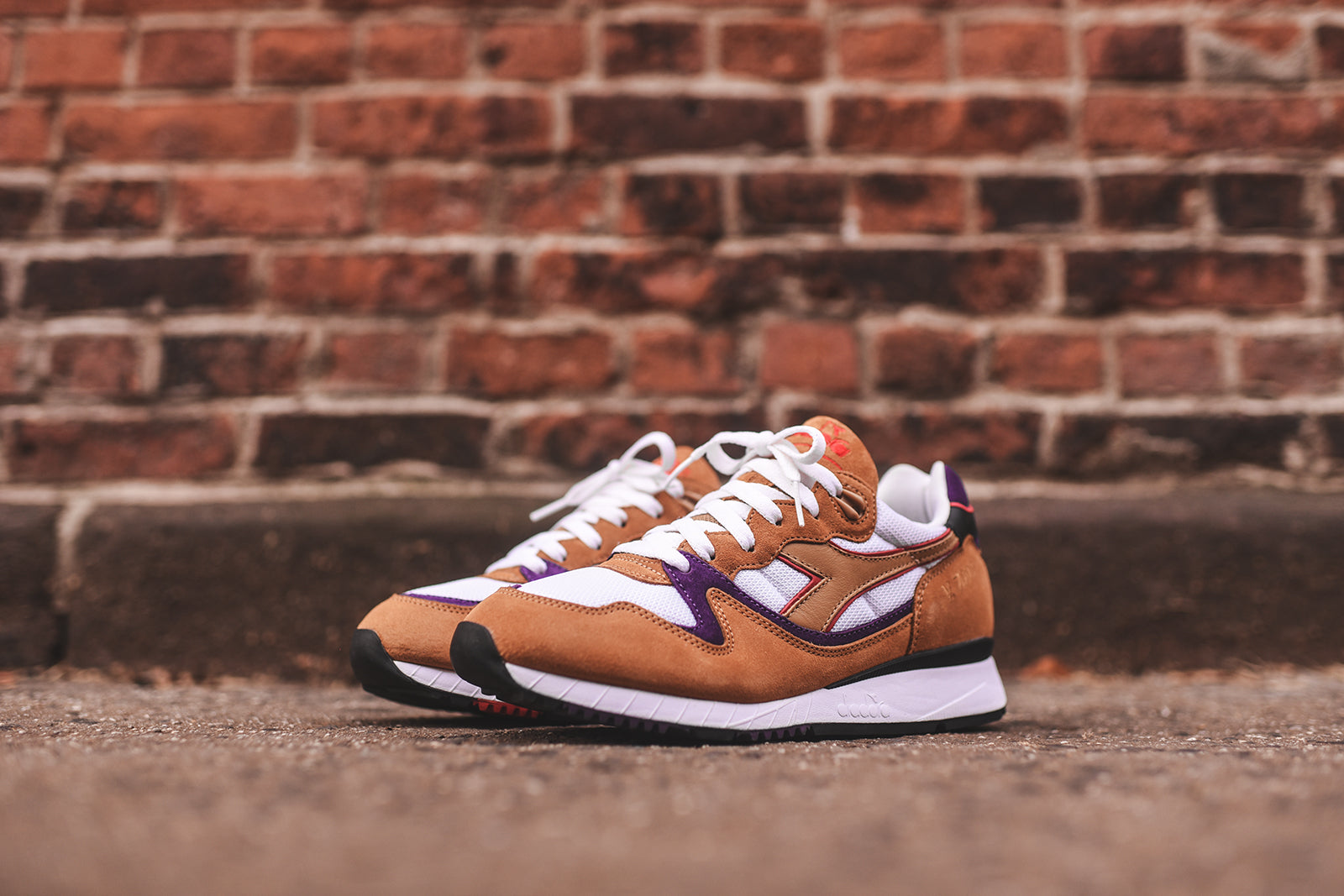 Diadora x Patta V.7000 90s - Honey mustard / Neutral grey
