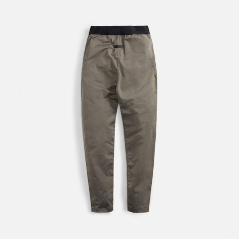 Essentials Relaxed Trouser Nylon Iridescent - Desert Taupe