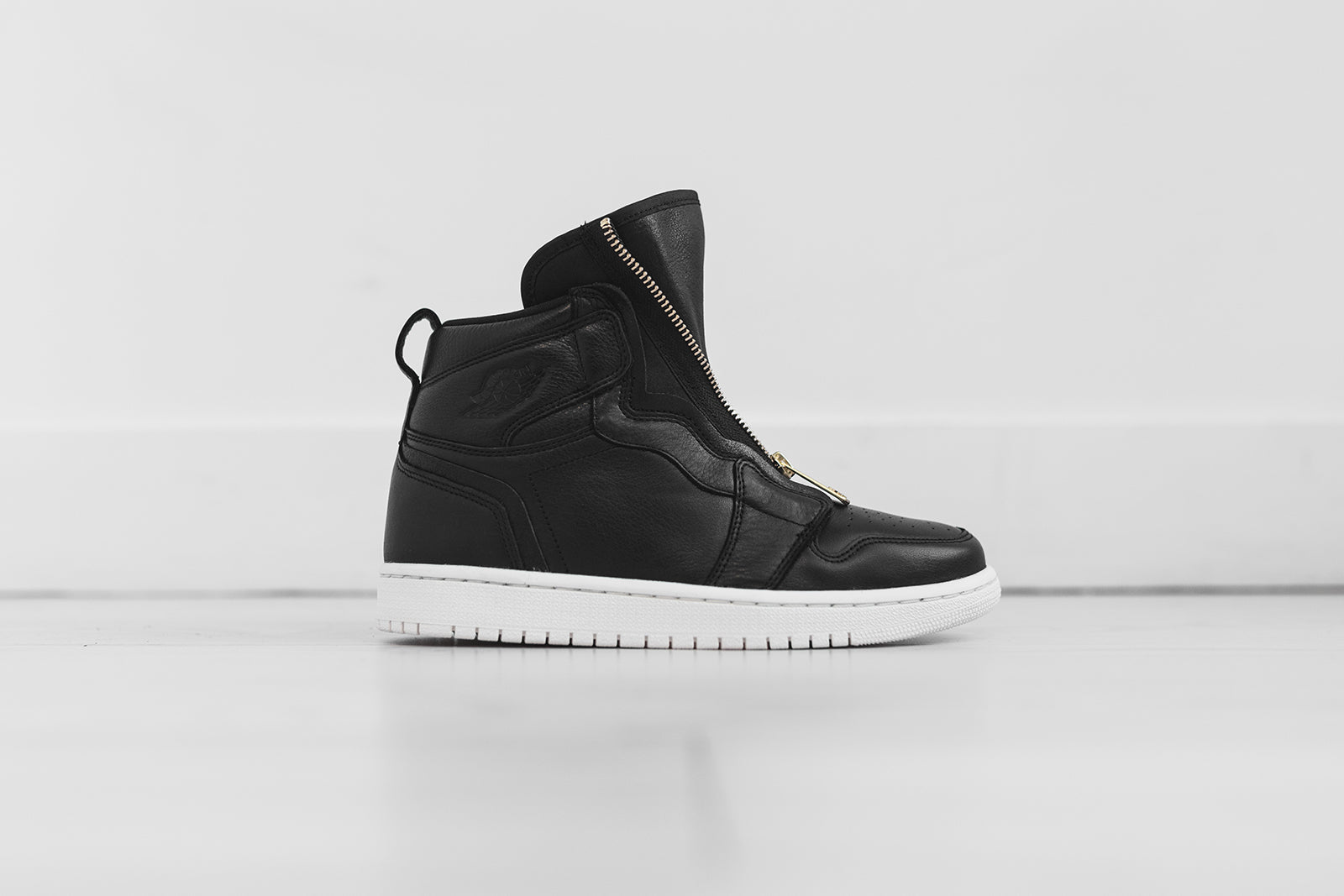 Nike WMNS Air Jordan 1 High Zip - Black / Sail
