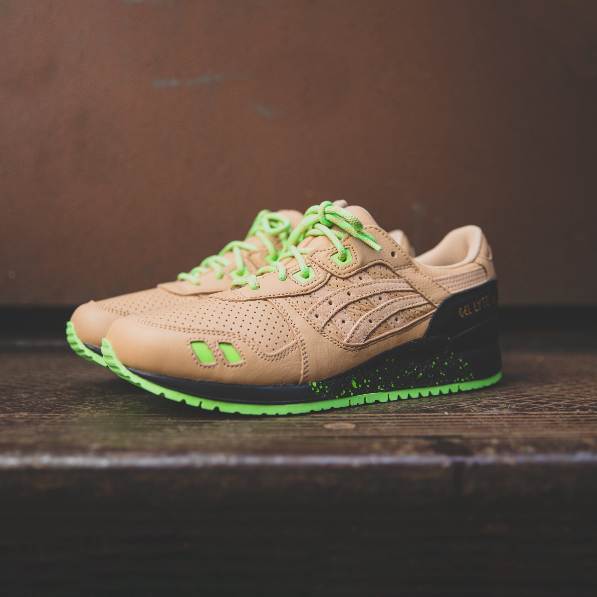 Asics x SneakerFreaker F&F Gel Lyte III - Beige / Green