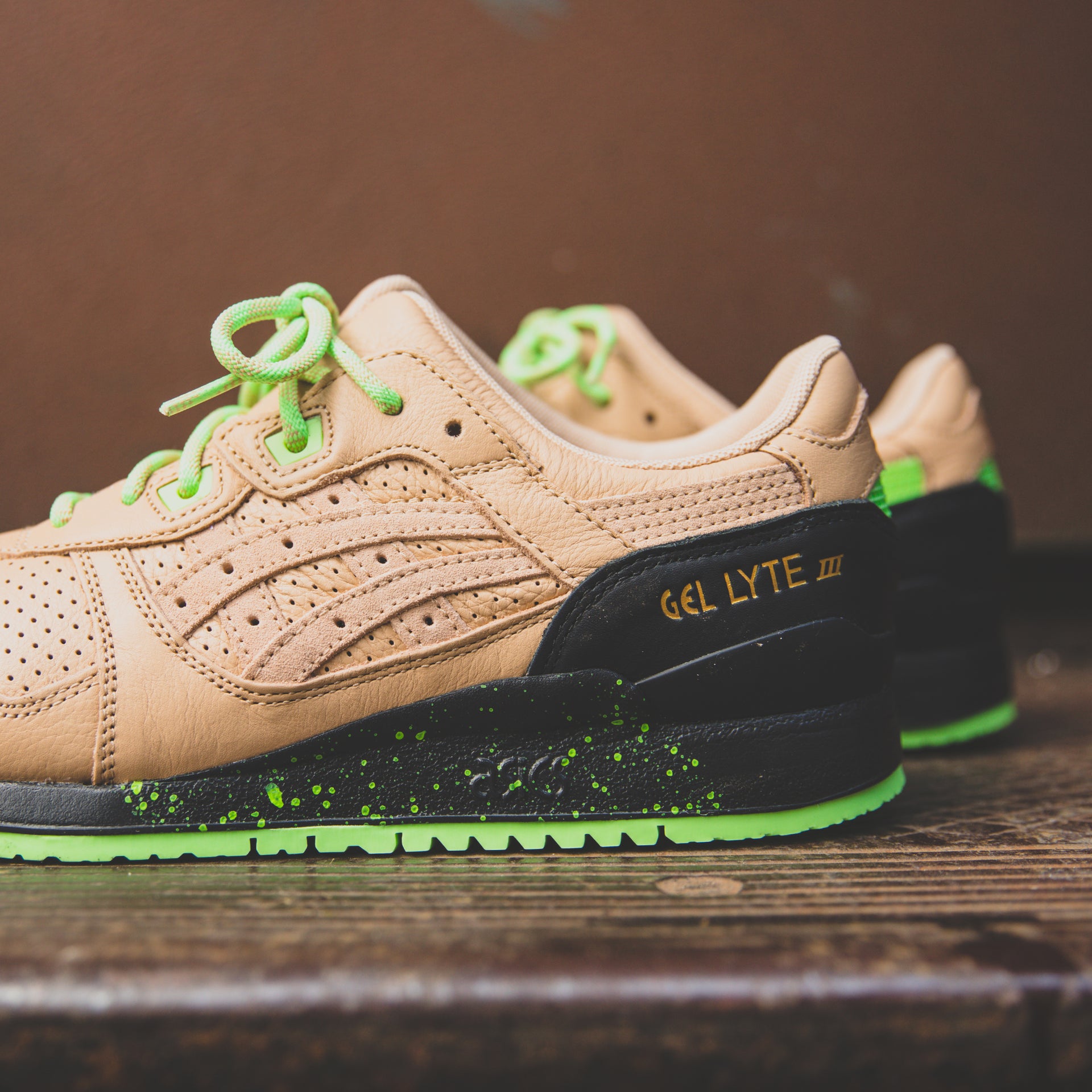 Asics x SneakerFreaker F&F Gel Lyte III - Beige / Green