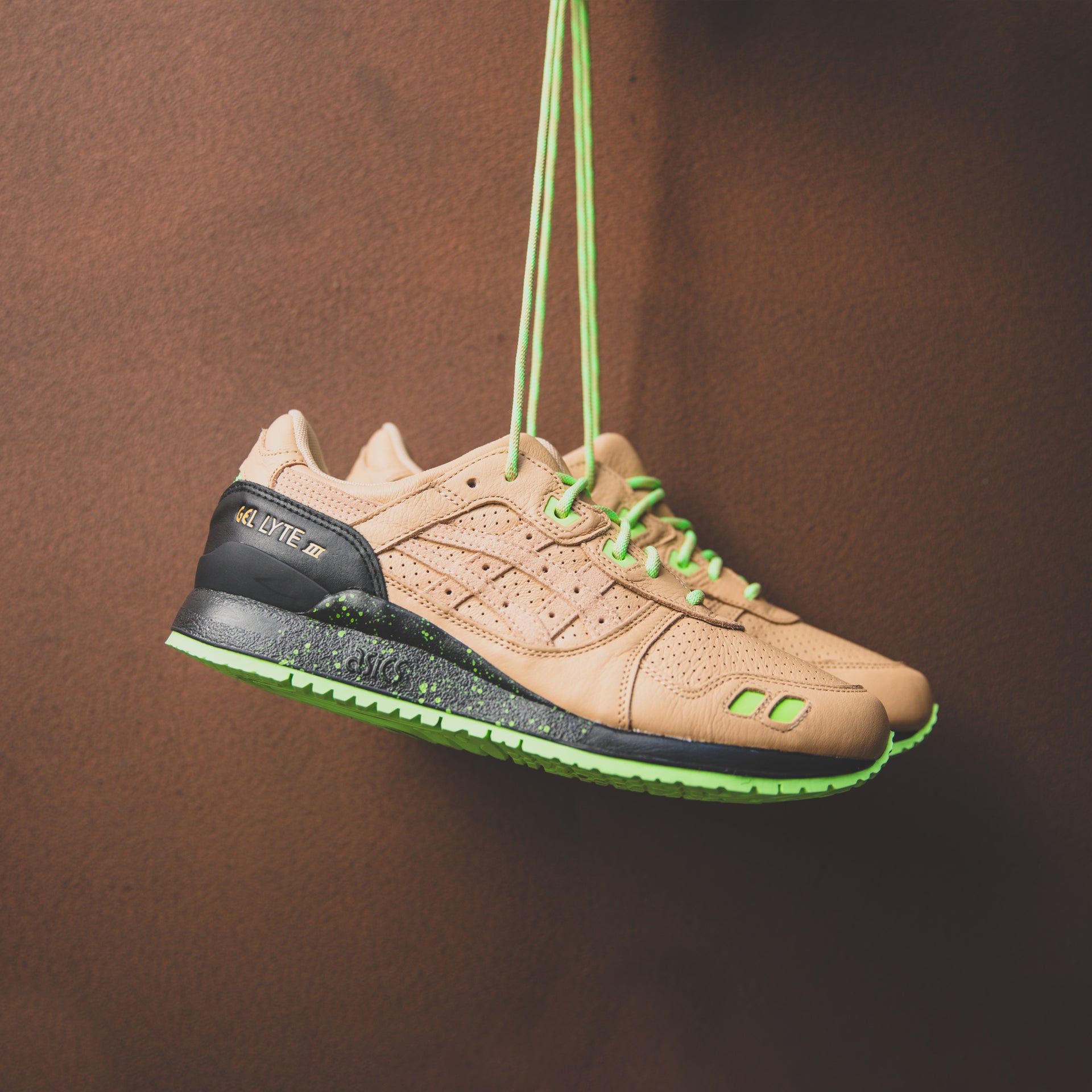 Asics x SneakerFreaker F&F Gel Lyte III - Beige / Green