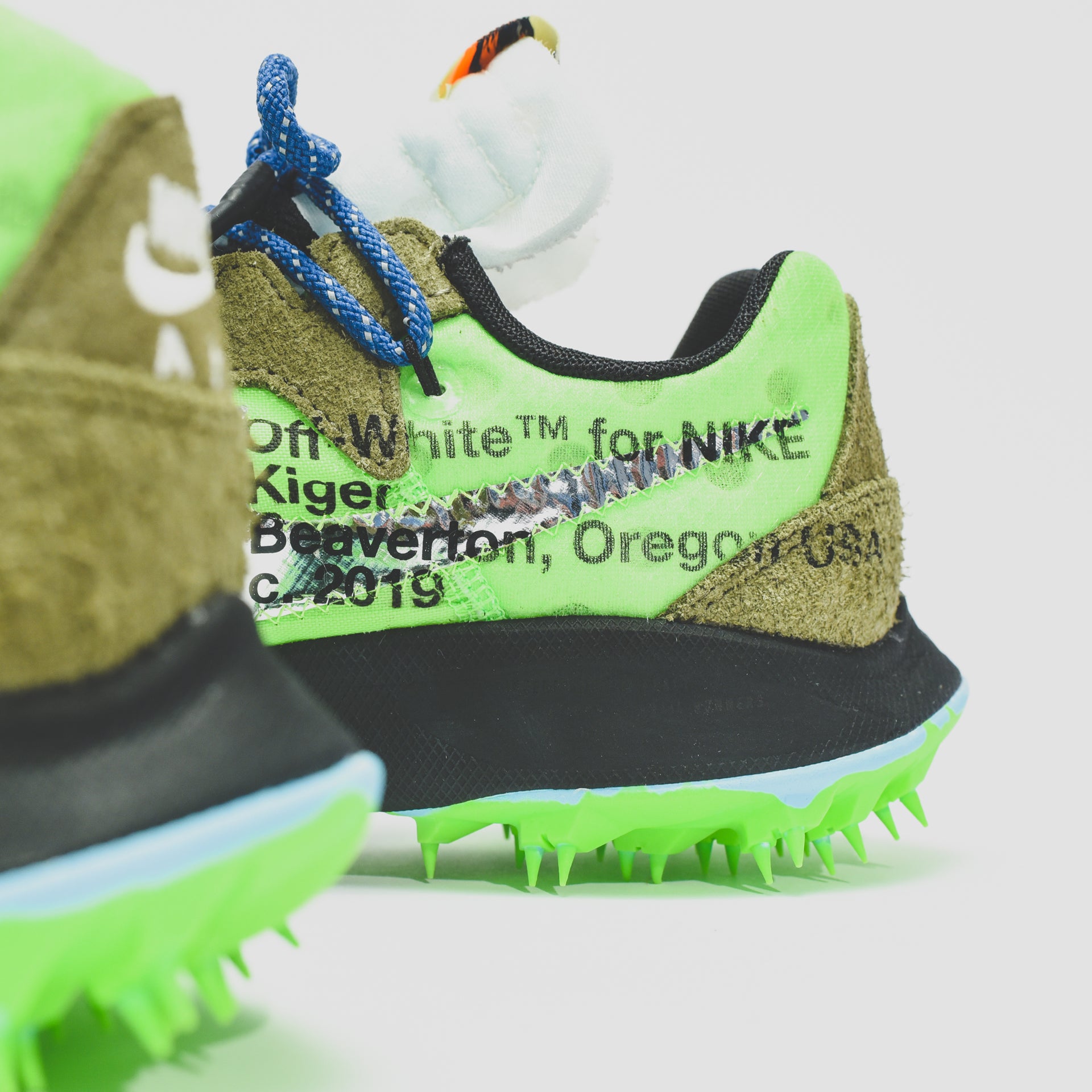 Nike x Off-White WMNS Zoom Terra Kiger 5 - Electric Green / Metallic Silver