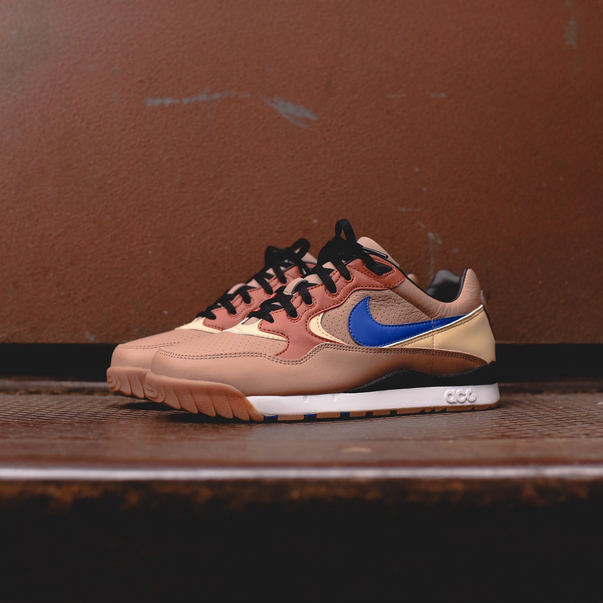 Nike Air Wildwood ACG - Desert Dust / Game Royal / Dusty Peach
