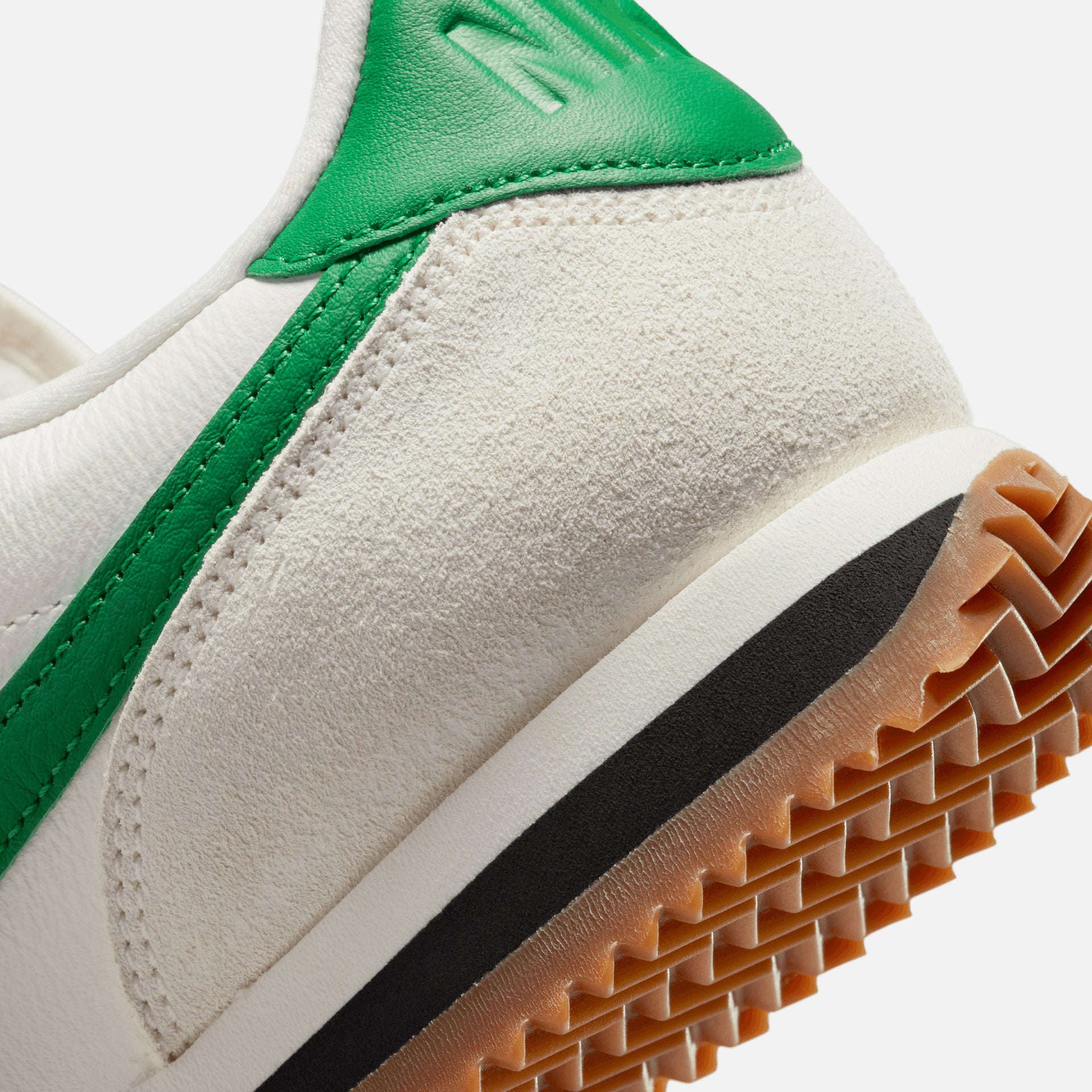 Nike WMNS Cortez 23 - Sail / Lucky Green / Black / Pale Vanilla