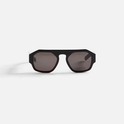 Flatlist Lefty Sunglasses - Solid Black / Solid Black Lens