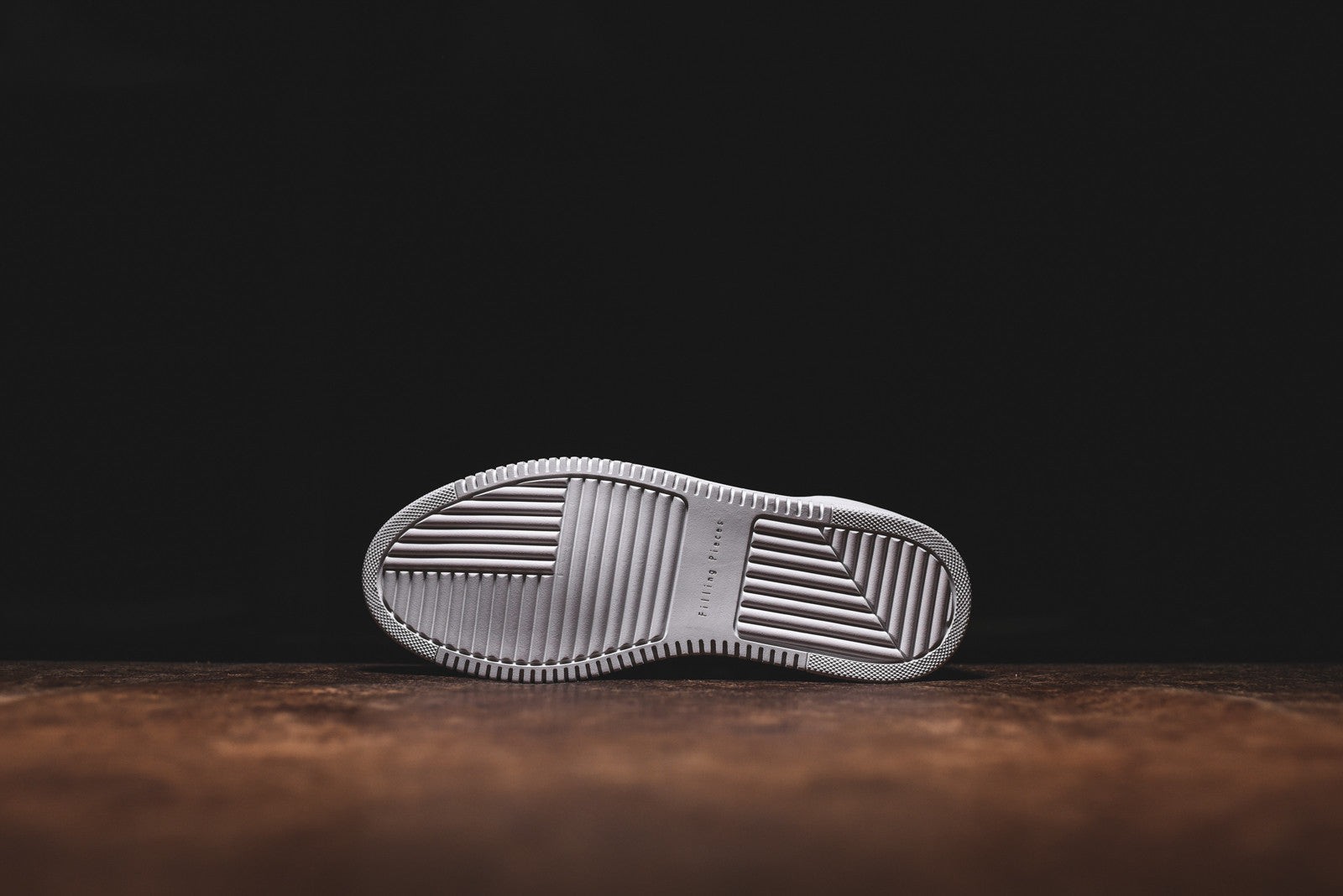 Filling Pieces Low Top Cut-Out - White