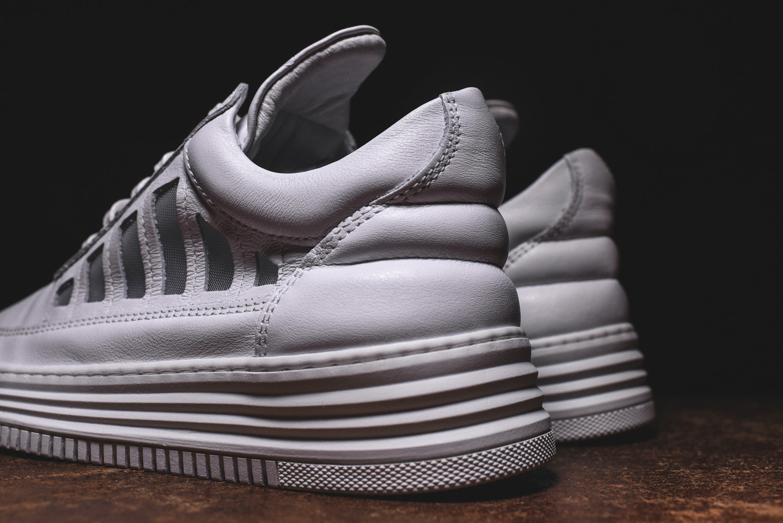 Filling Pieces Low Top Cut-Out - White