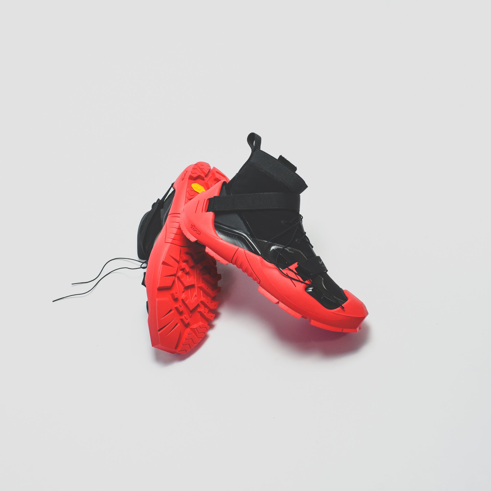 Nike x MMW Free TR Black University Red – Kith
