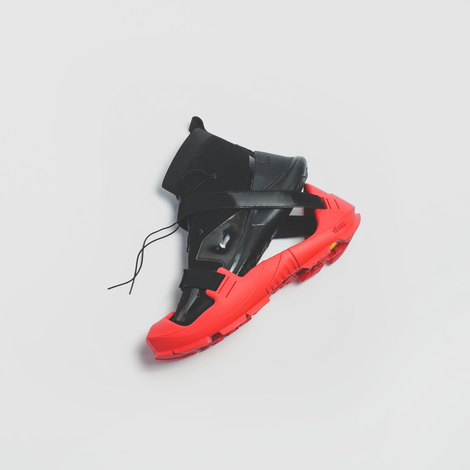 Nike x MMW Free TR 3 - Black / University Red