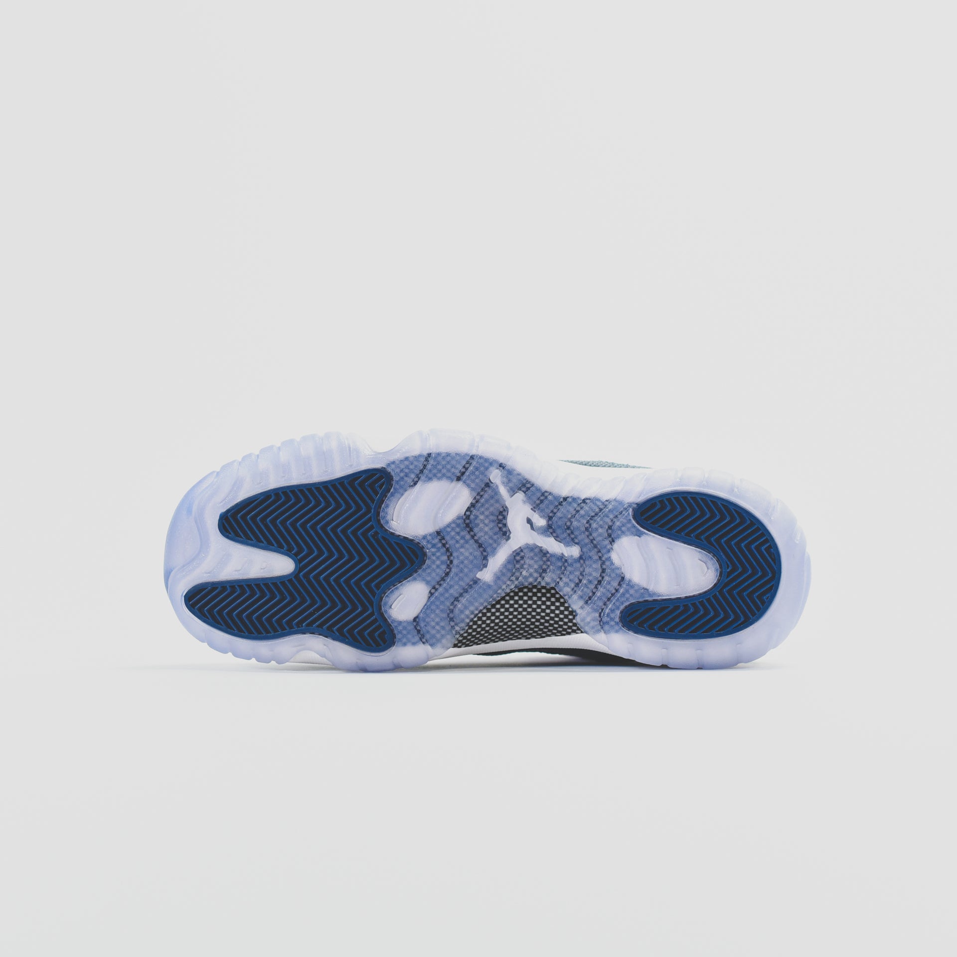 Nike GS Air Jordan 11 Retro Low LE - White / Black / Navy