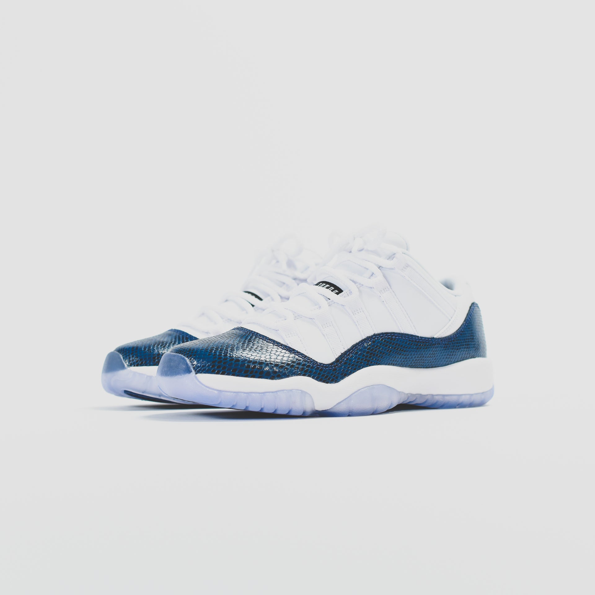 Nike GS Air Jordan 11 Retro Low LE - White / Black / Navy