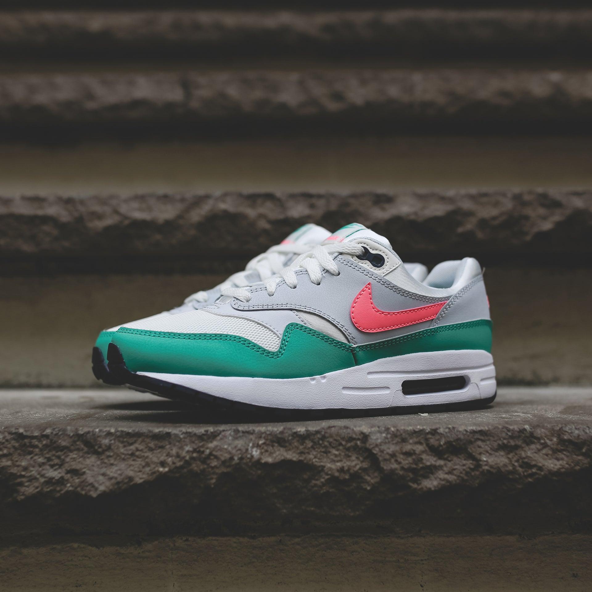 Nike Grade School Boys - Summit White / Sunset / Pulse