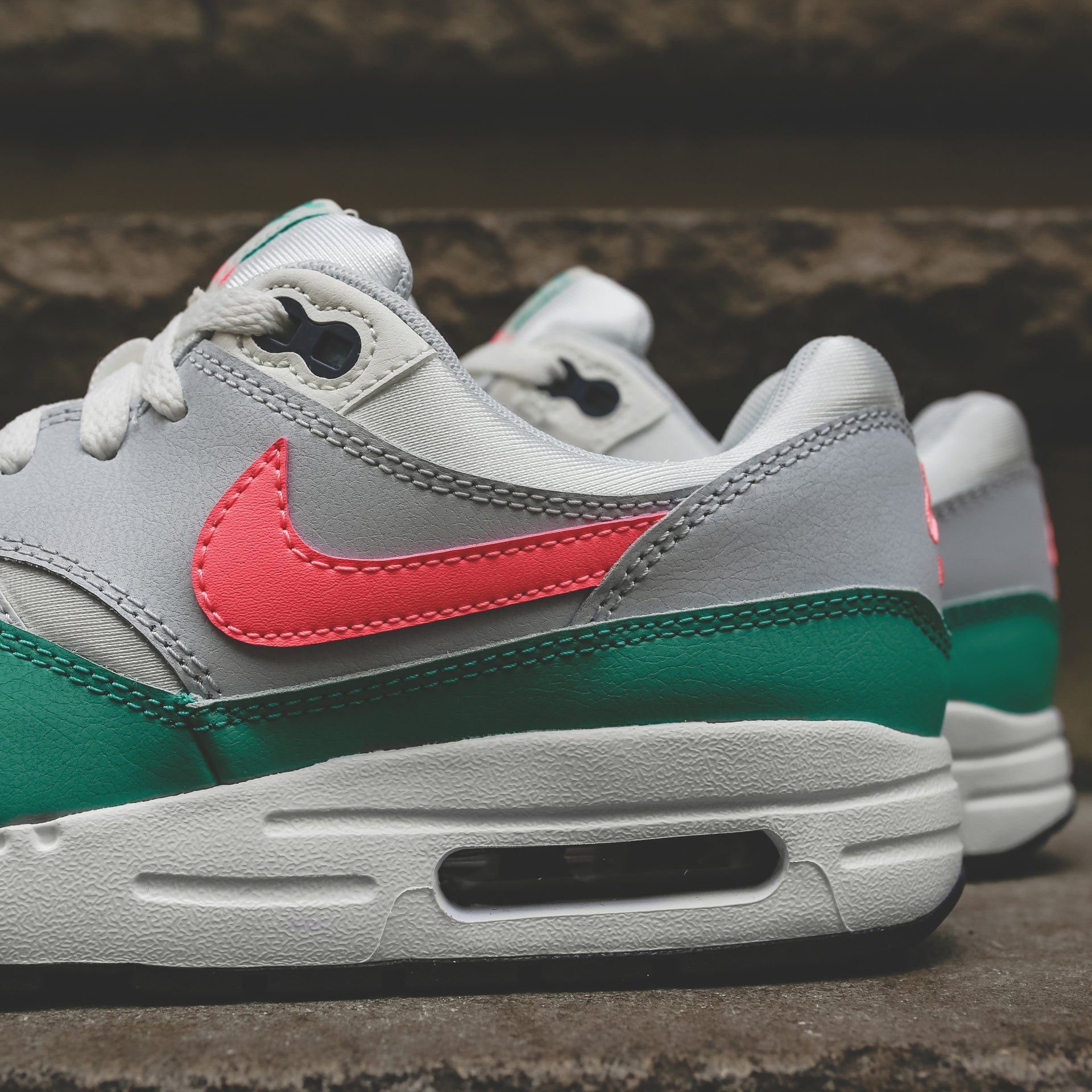 Nike Grade School Boys - Summit White / Sunset / Pulse