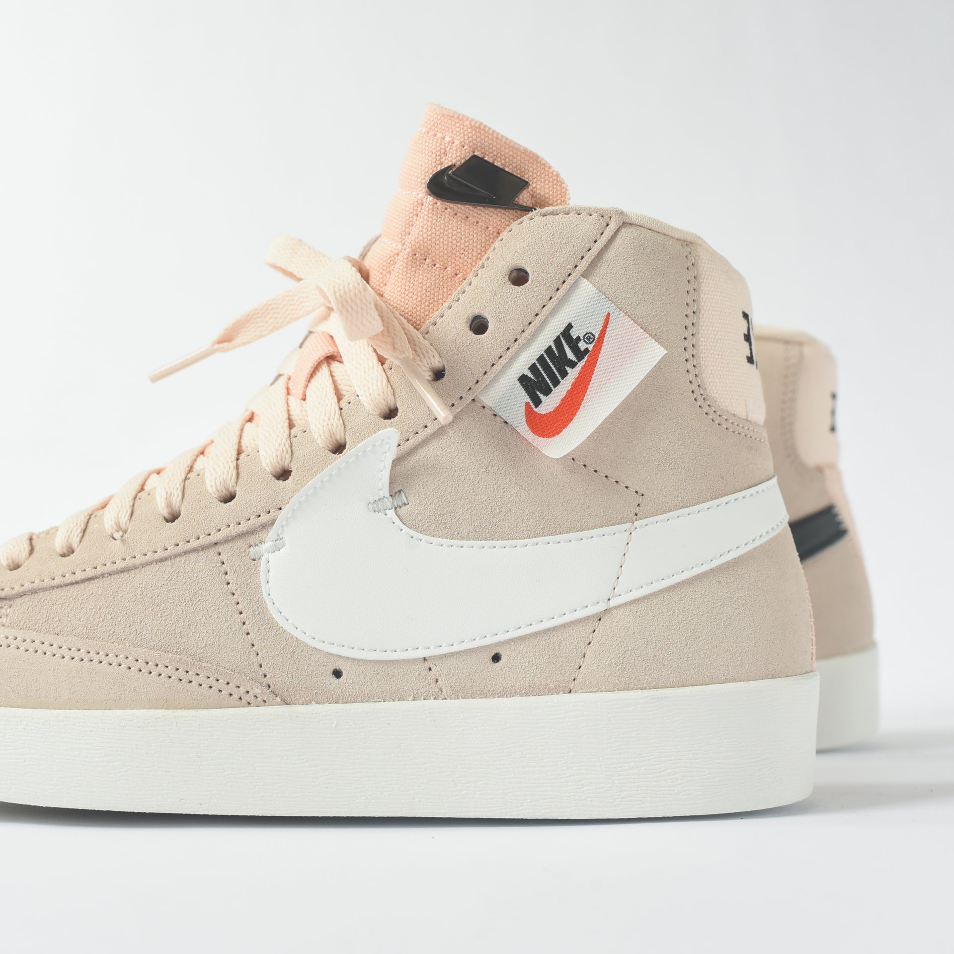 Nike WMNS Blazer Mid Rebel - Guava Ice / Summit White / Black