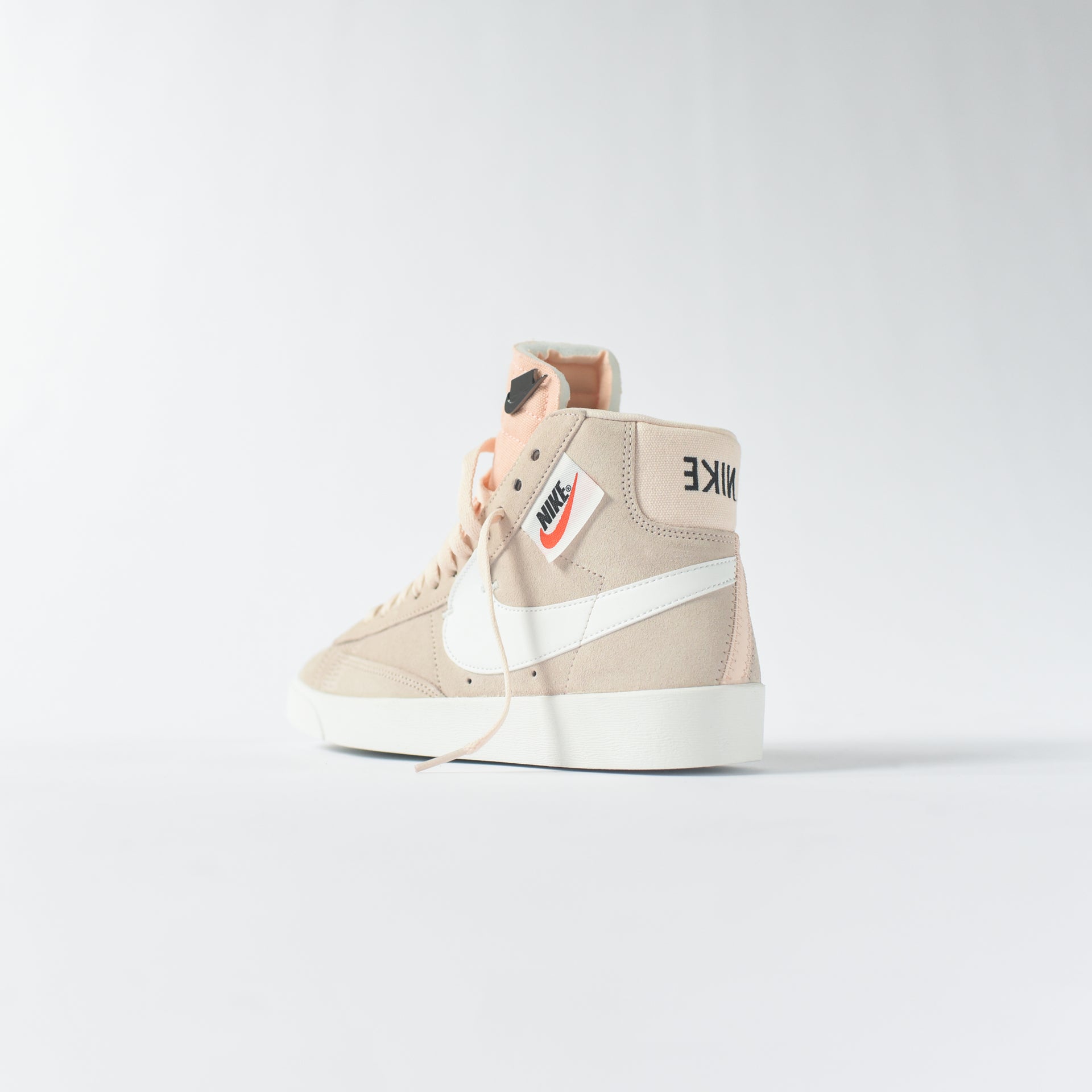Nike WMNS Blazer Mid Rebel - Guava Ice / Summit White / Black