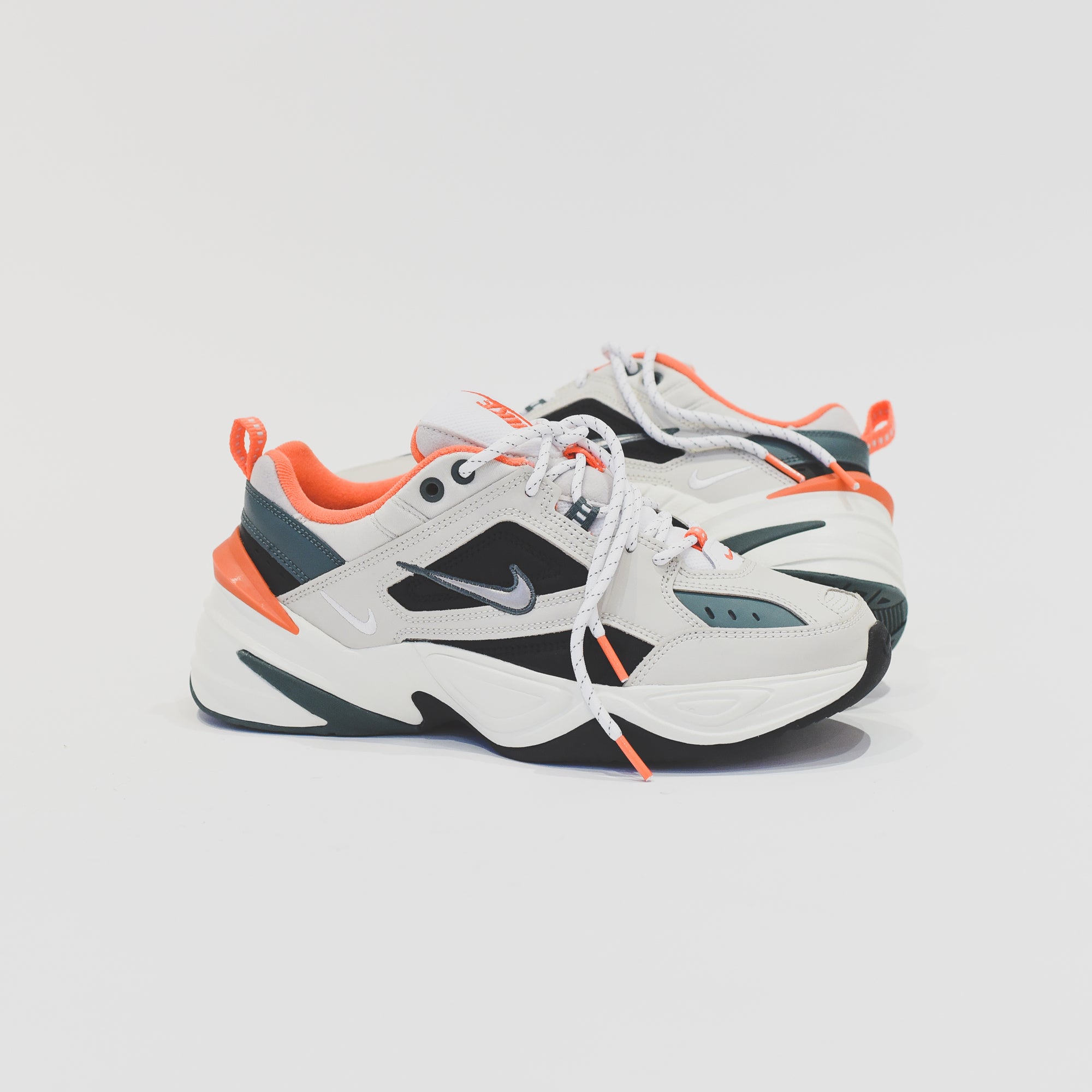 M2k tekno bone online