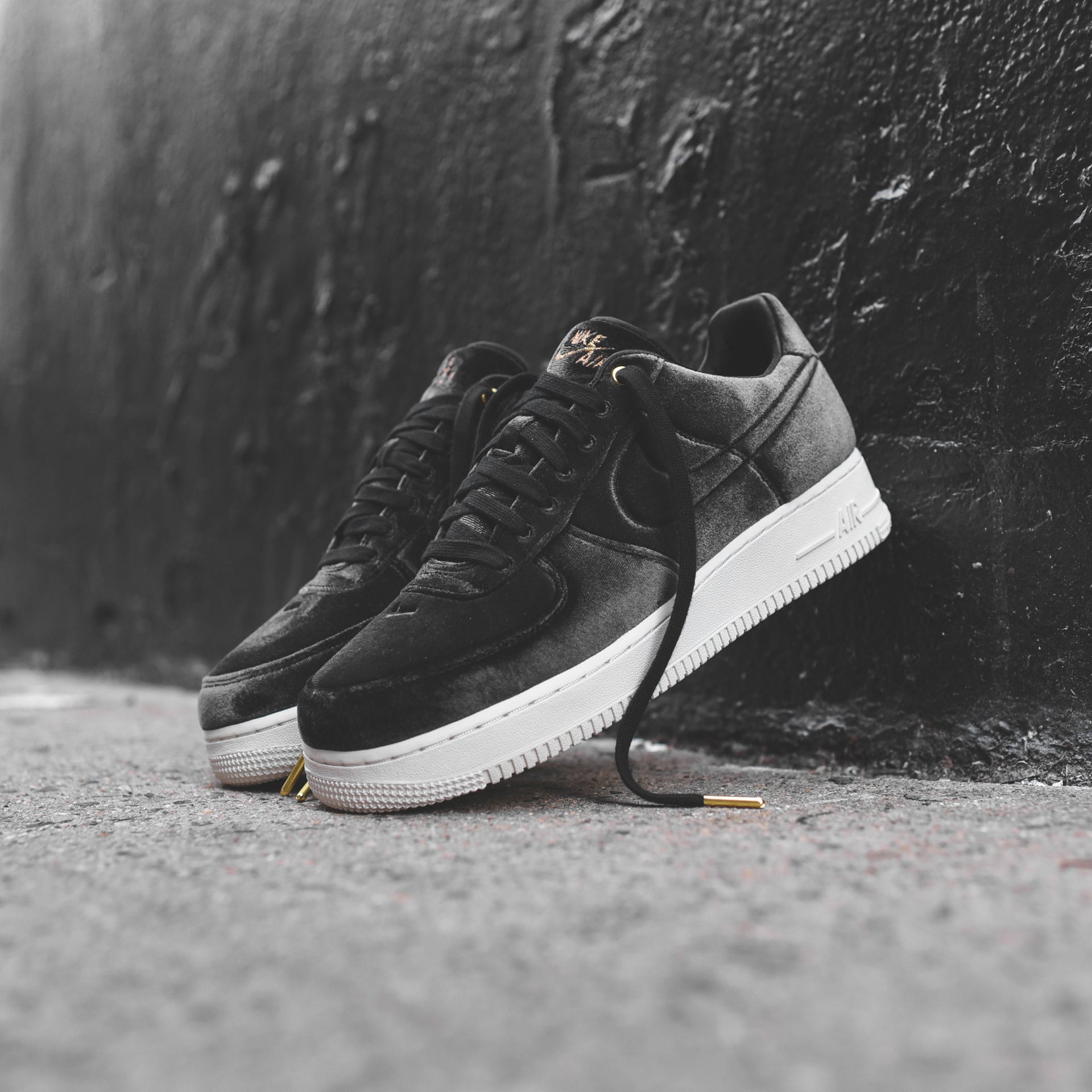 Nike Air Force 1 '07 PRM 3 - Black / Sail / Metallic Gold