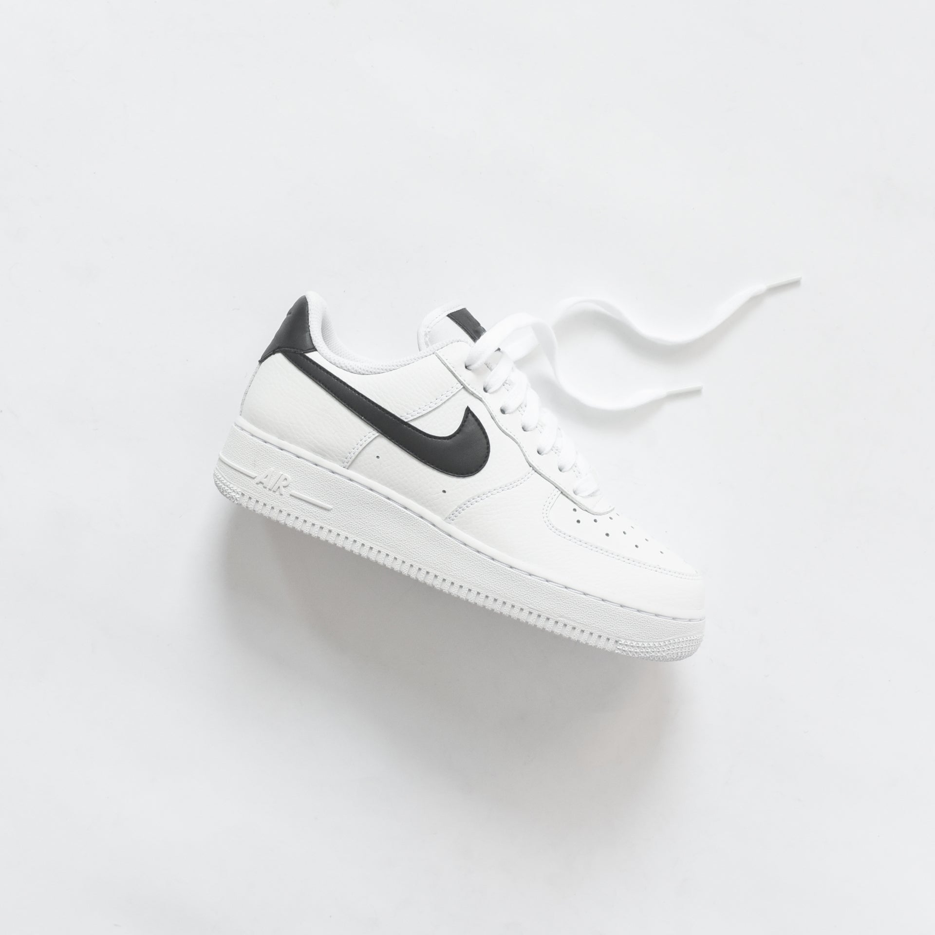Nike WMNS Air Force 1 '07 - White / Black