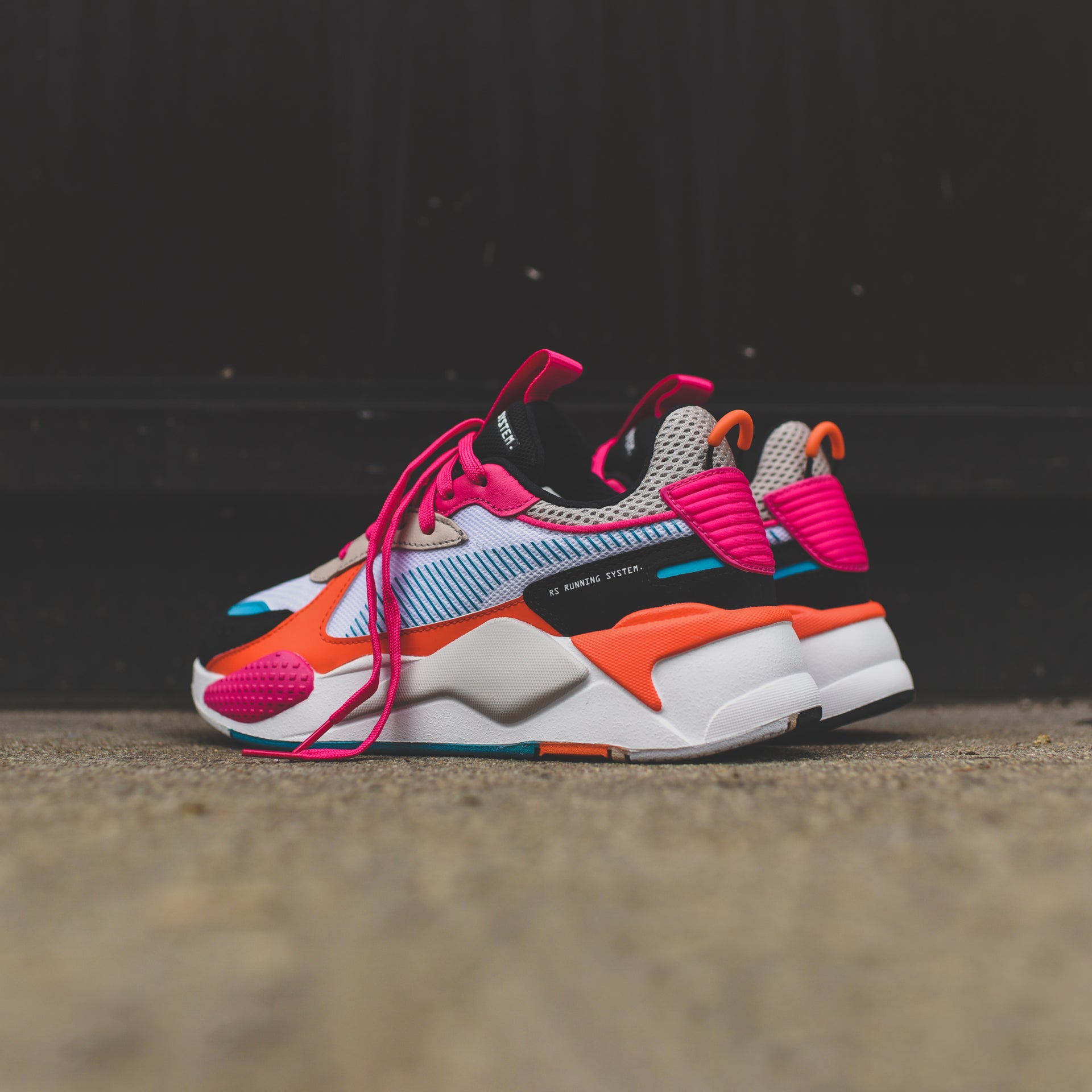 Puma WMNS RS-X Toys - White / Black / Fuchsia Purple