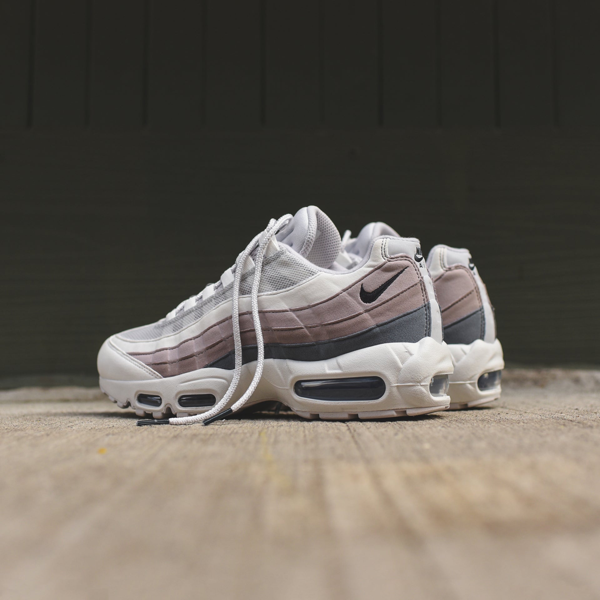 Nike WMNS Air Max 95 - Vast Grey / Oil Grey / Summit White / Viole