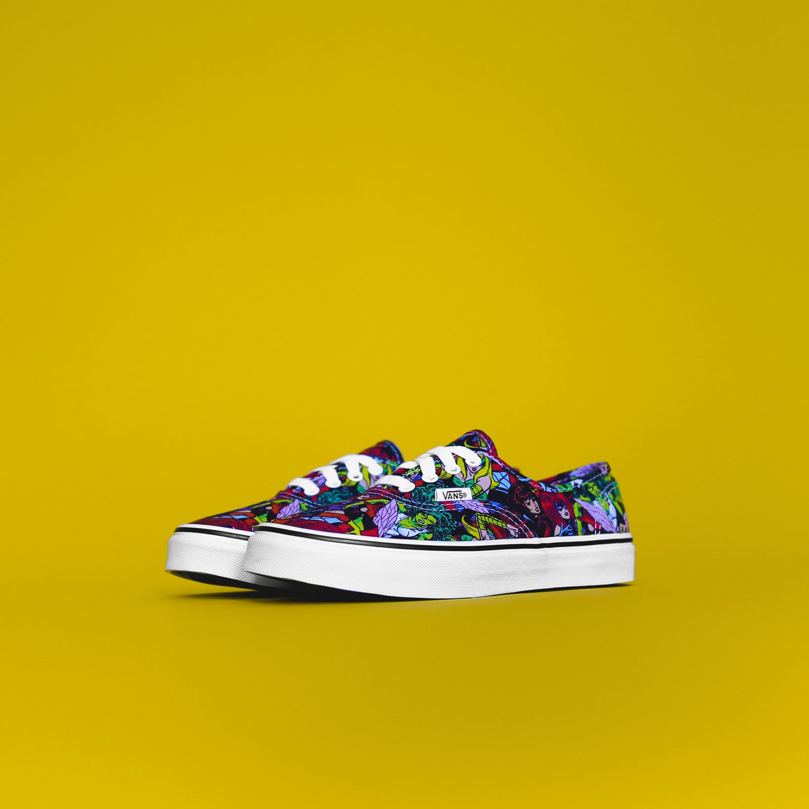 Vans x Marvel Kids Authentic - Multi / True White